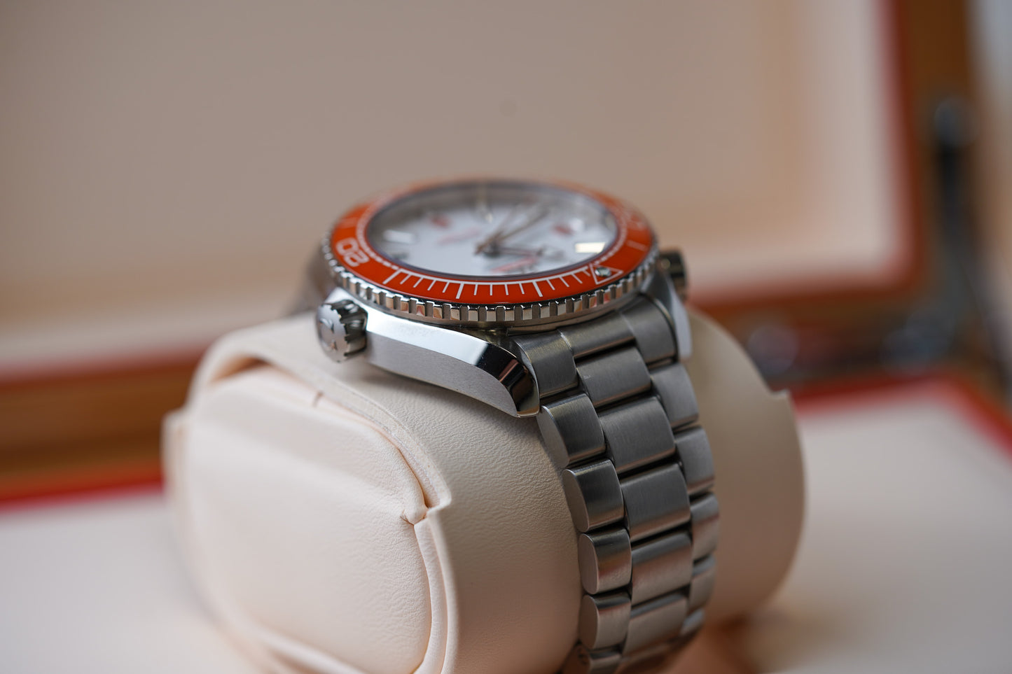 Omega Seamaster Planet Ocean 600M Orange 215.30.44.21.04.001