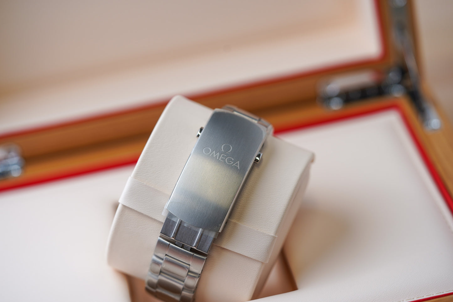 Omega Seamaster Planet Ocean 600M Orange 215.30.44.21.04.001