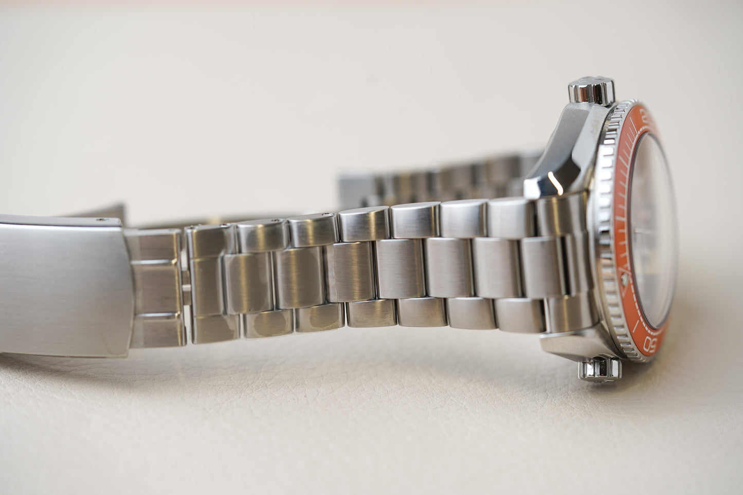 Omega Seamaster Planet Ocean 600M Orange 215.30.44.21.04.001