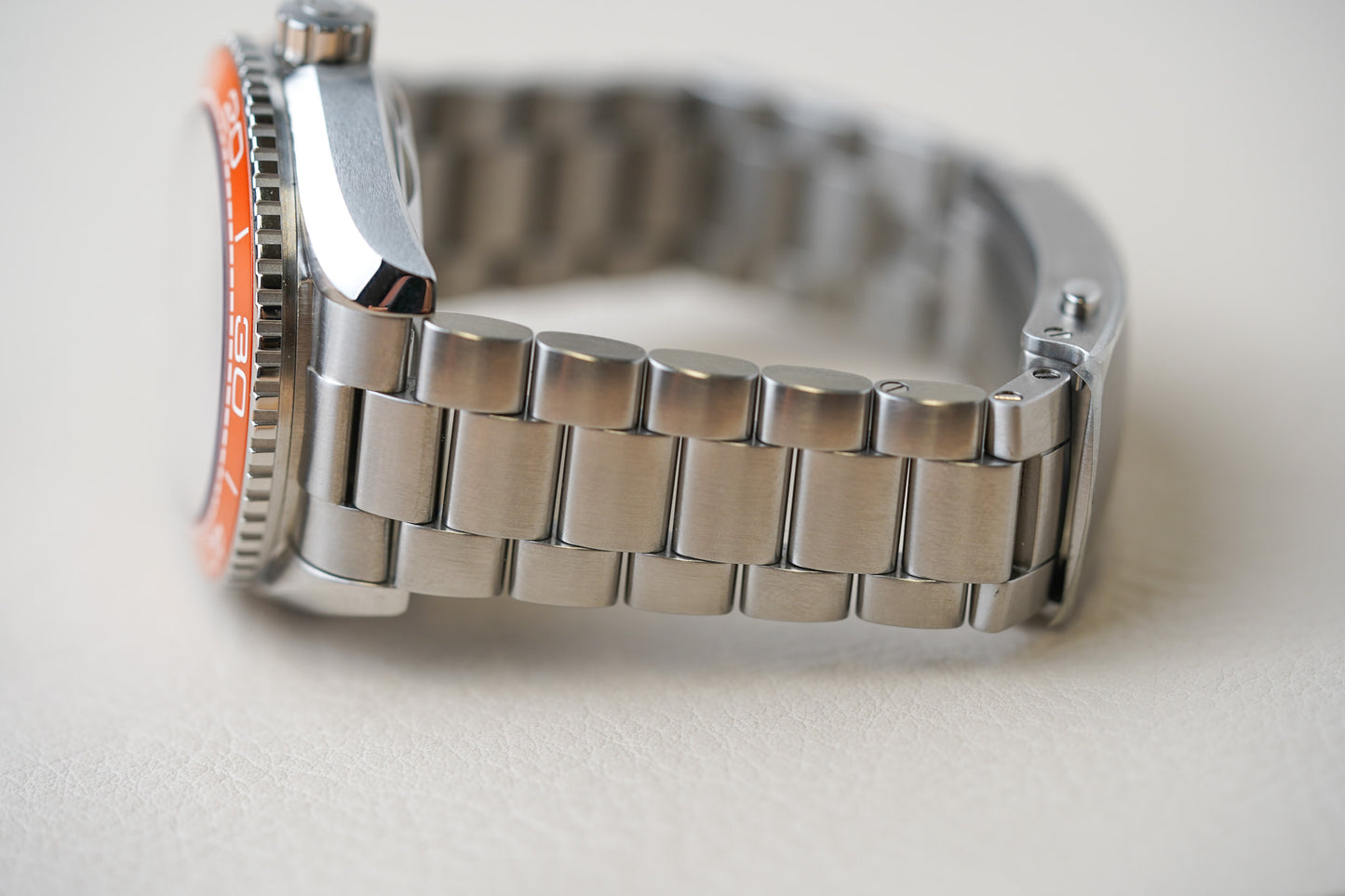 Omega Seamaster Planet Ocean 600M Orange 215.30.44.21.04.001