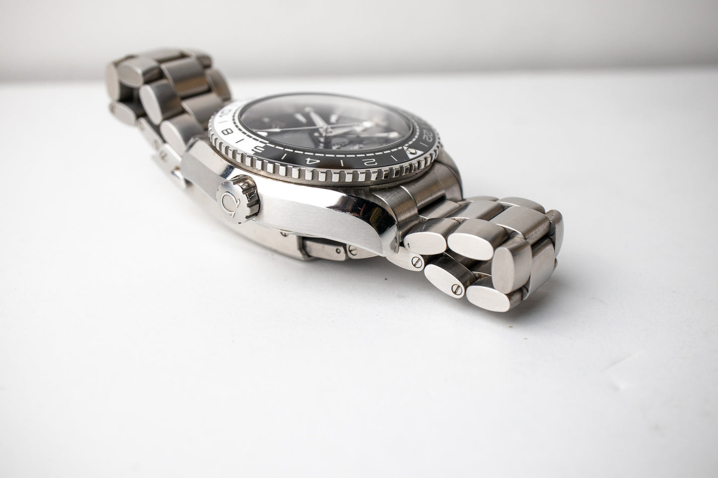 Omega Seamaster Planet Ocean GMT 43.5mm "Oreo" 215.30.44.22.01.001