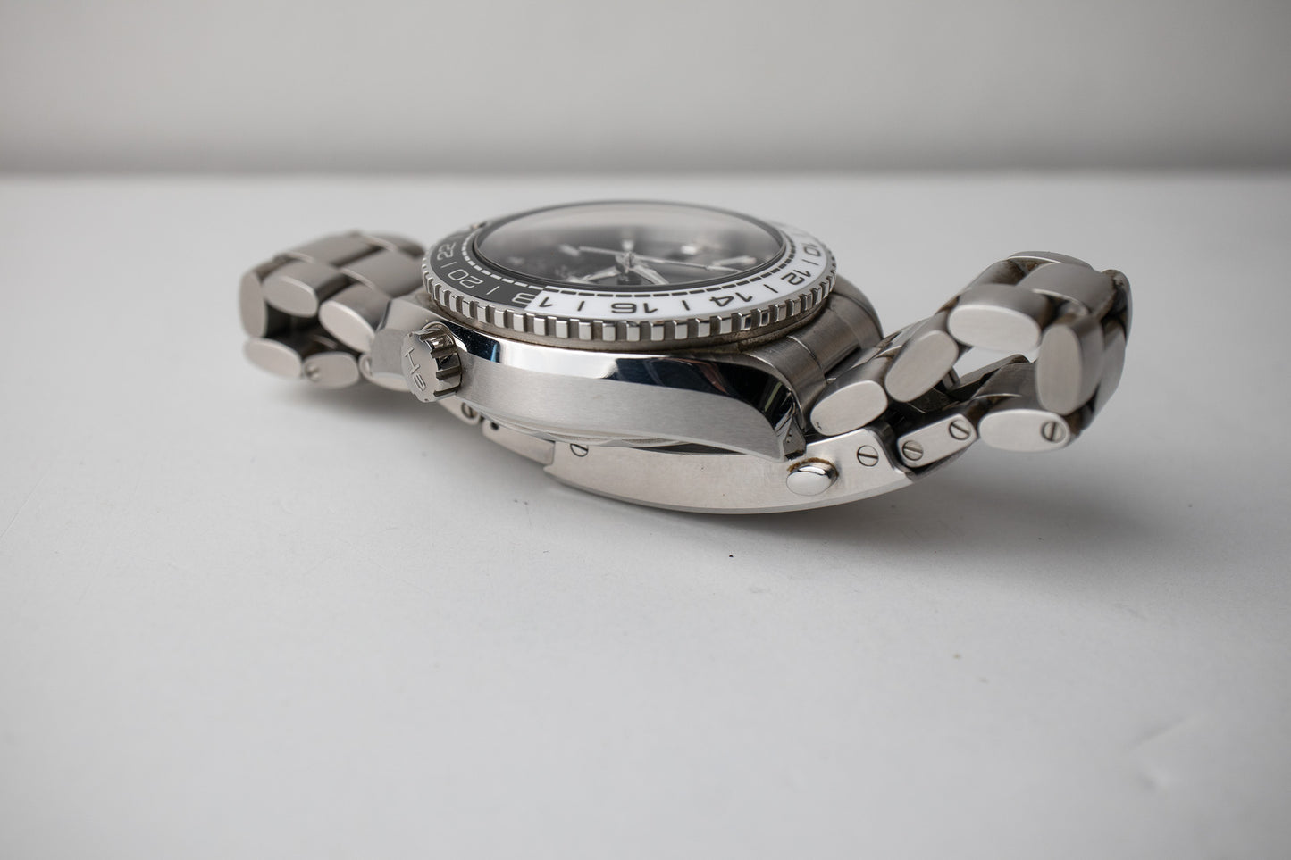 Omega Seamaster Planet Ocean GMT 43.5mm "Oreo" 215.30.44.22.01.001