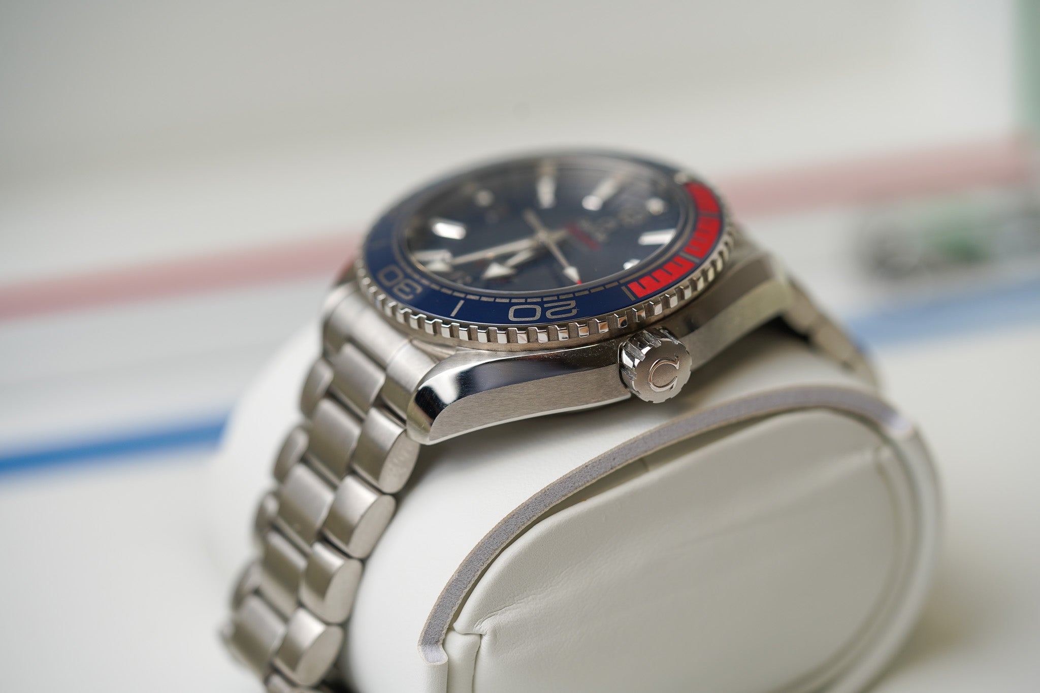 Omega Seamaster Planet Ocean Pyeong Chang 2018 Olympics 522.32.44.21.03.001