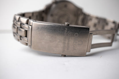 Omega Seamaster reference 2231.80 Electric Blue dial Men's watch clasp 