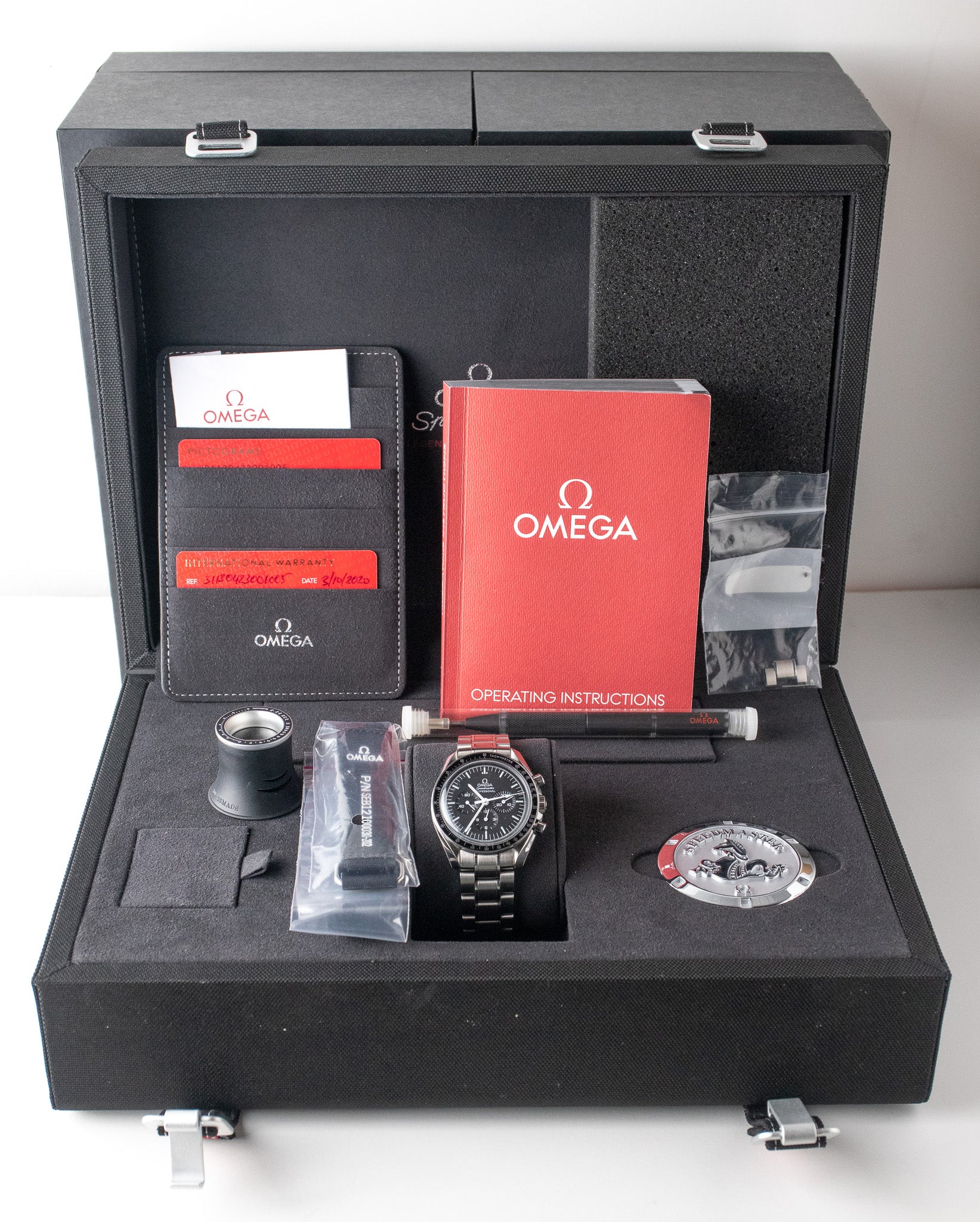 Omega Speedmaster Hesalite 311.30.42.30.01.005