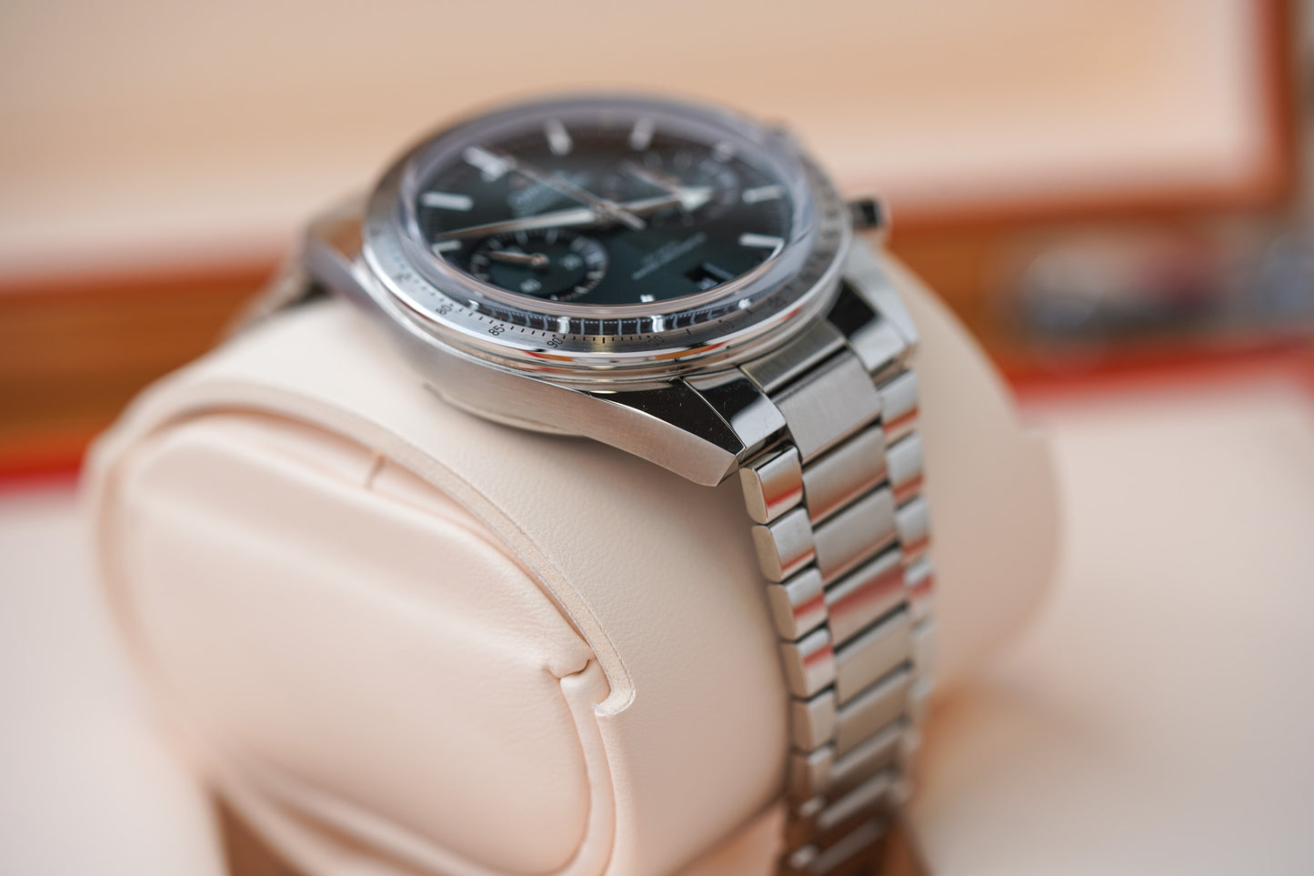 Omega Speedmaster 57' 40.5 Green 332.10.41.51.10.001