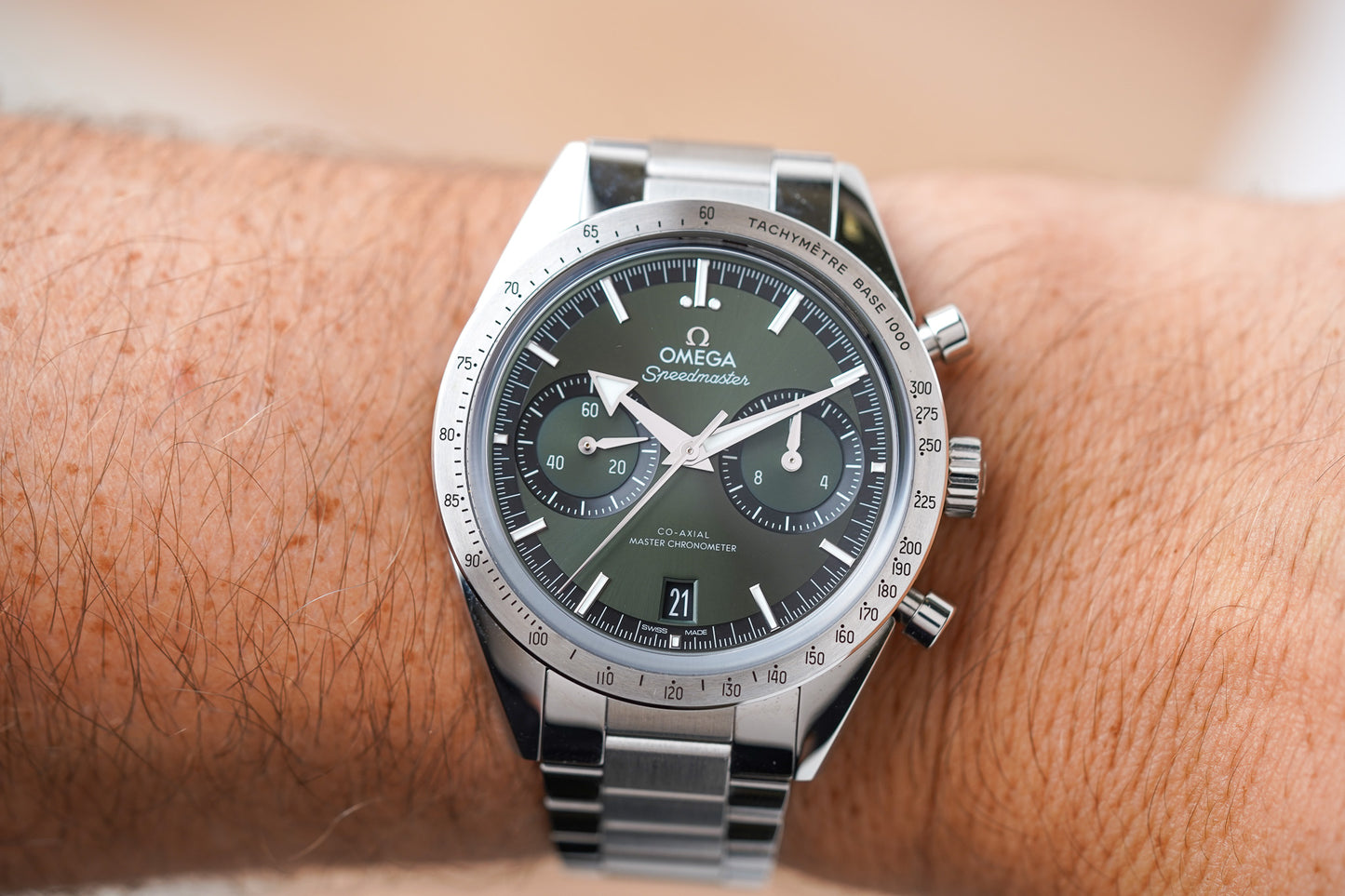 Omega Speedmaster 57' 40.5 Green 332.10.41.51.10.001