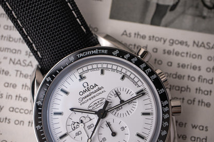 Omega Speedmaster Apollo 13 Snoopy '45th Anniversary' 311.32.42.30.04.003