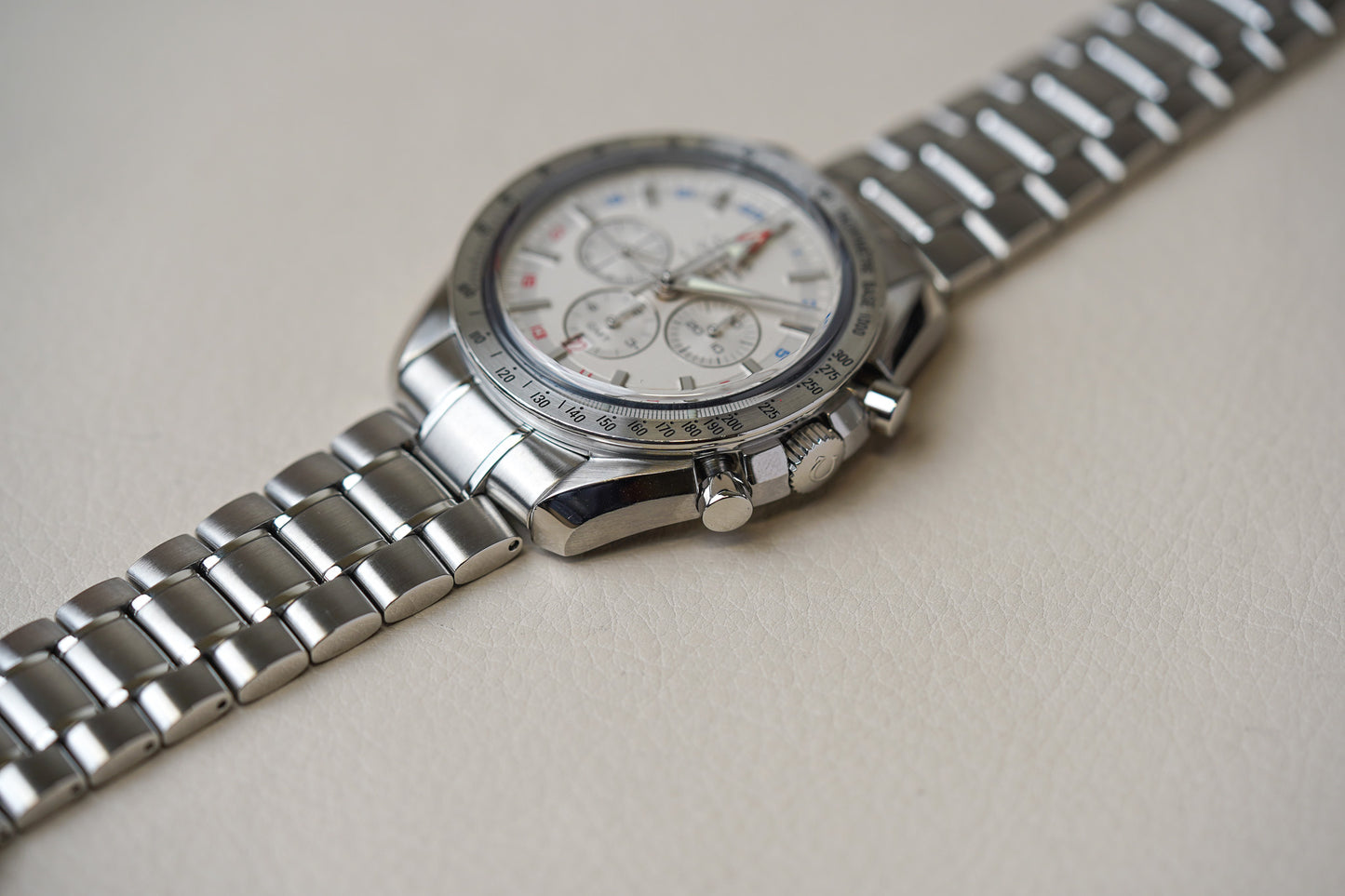 Omega Speedmaster Broad Arrow GMT 3581.30