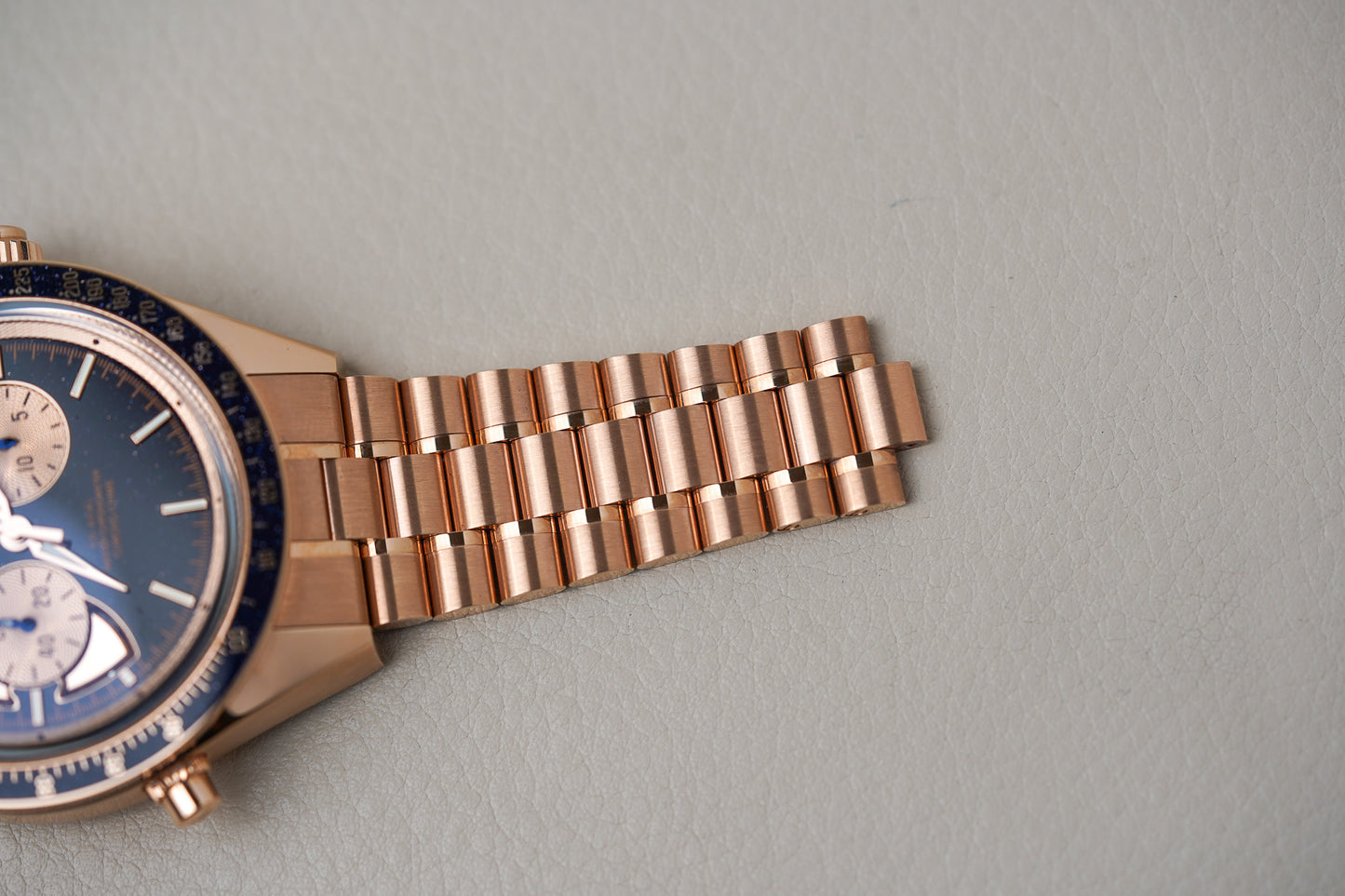 Omega Speedmaster Chrono Chime 18K Sedna Gold 522.50.45.52.03.001