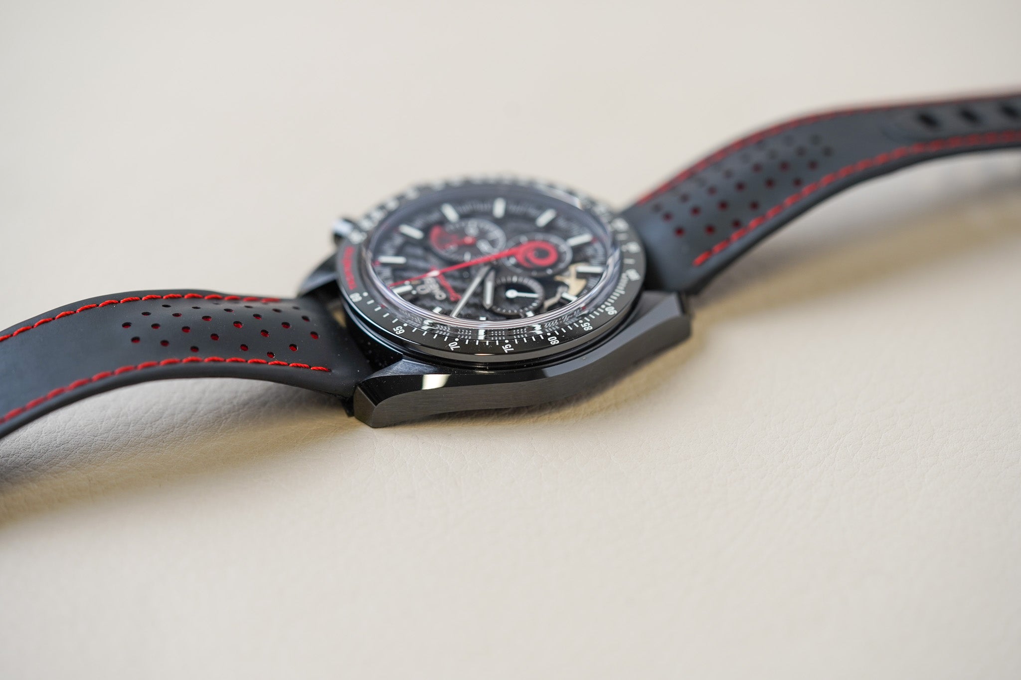 Omega Speedmaster Dark Side Of The Moon 'Team Alinghi' 311.92.44.30.01.002