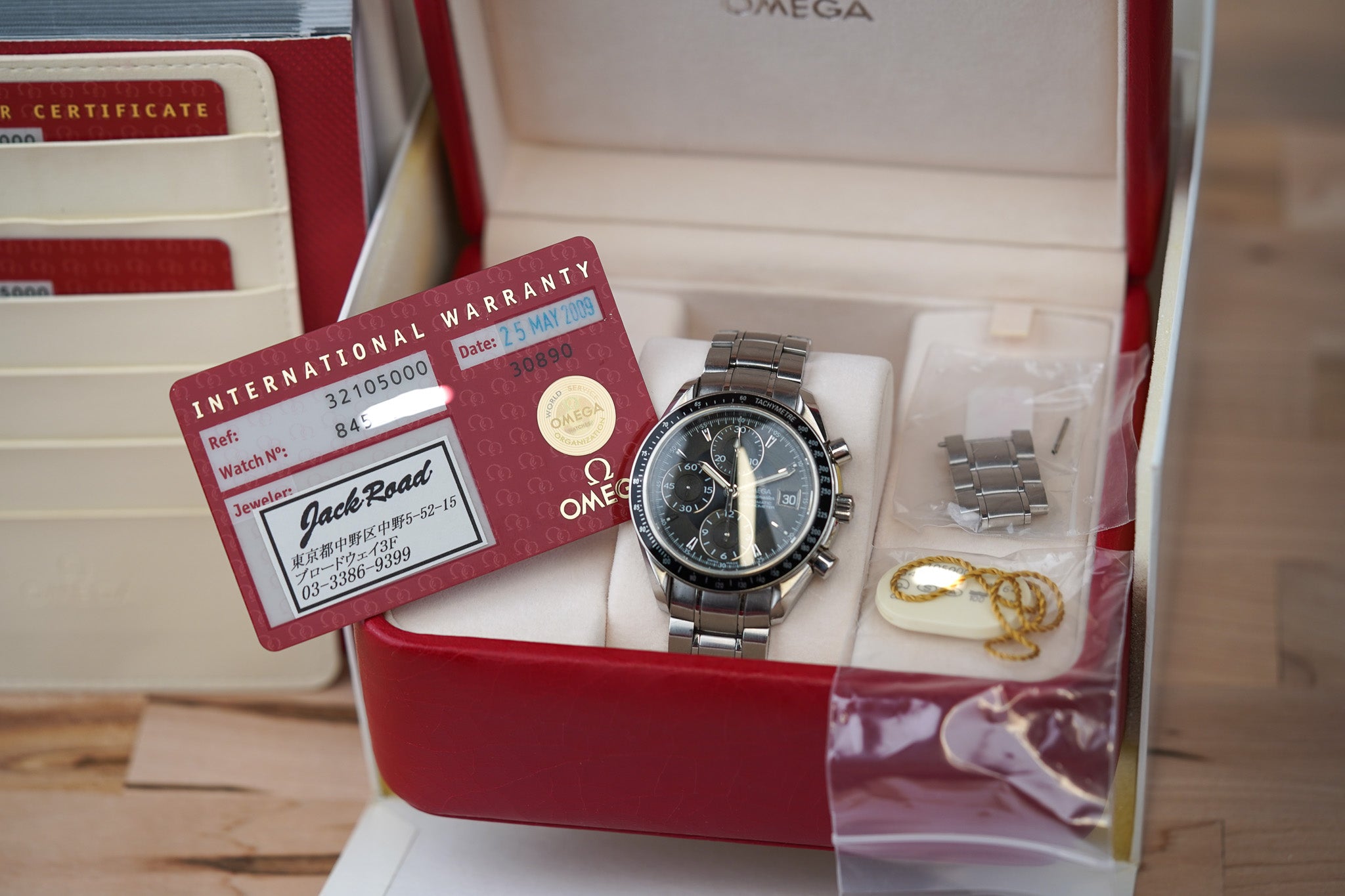 Omega Speedmaster Date 40mm 3210.50 Black Dial