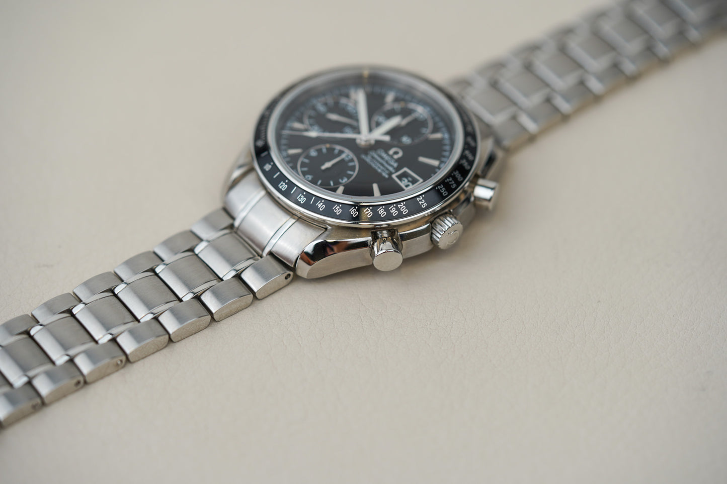 Omega Speedmaster Date 40mm 3210.50