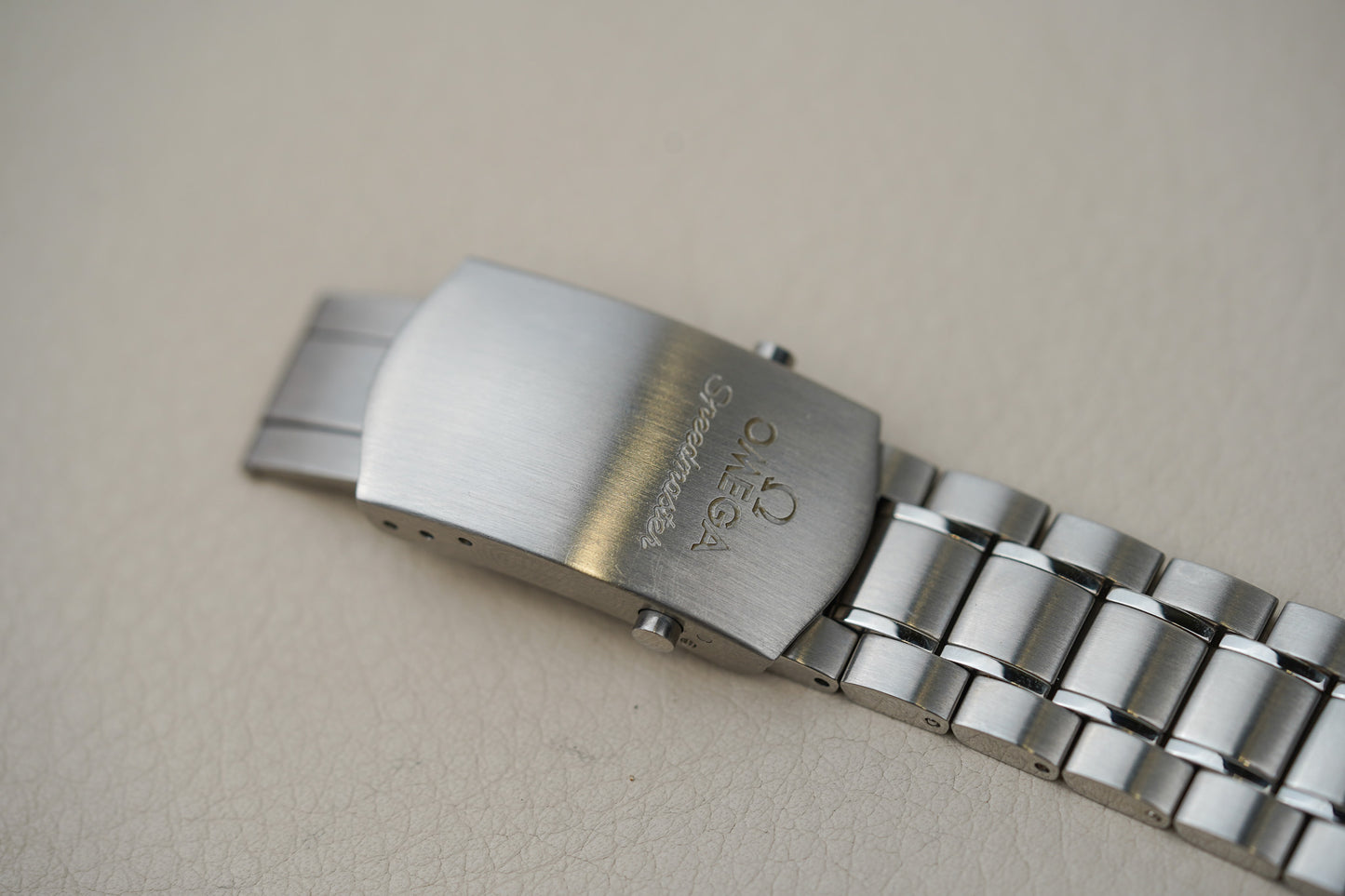 Omega Speedmaster Date 40mm 3210.50