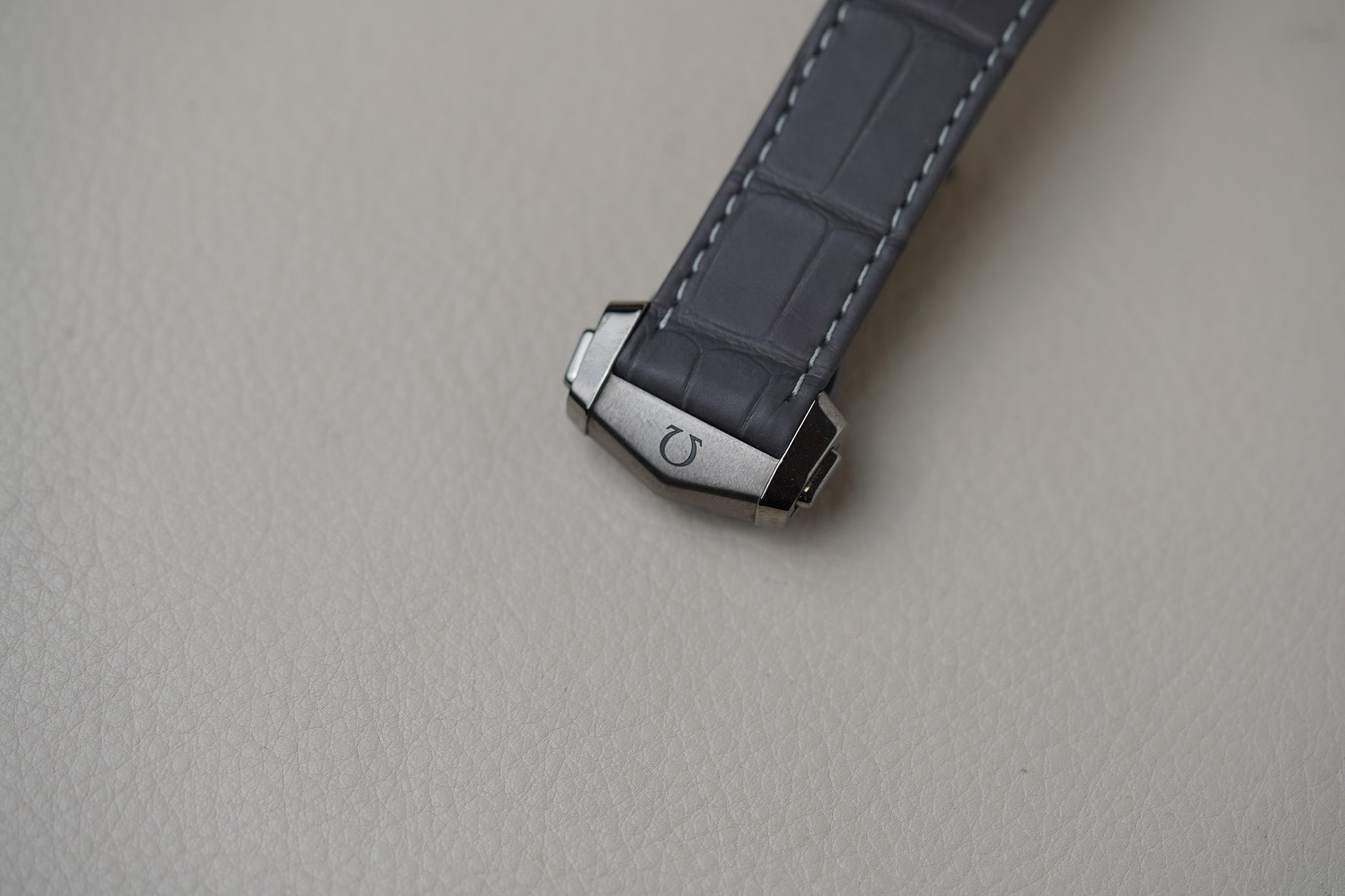 Omega Speedmaster Gray Side of the Moon Meteorite Dial 311.63.44.51.99.001