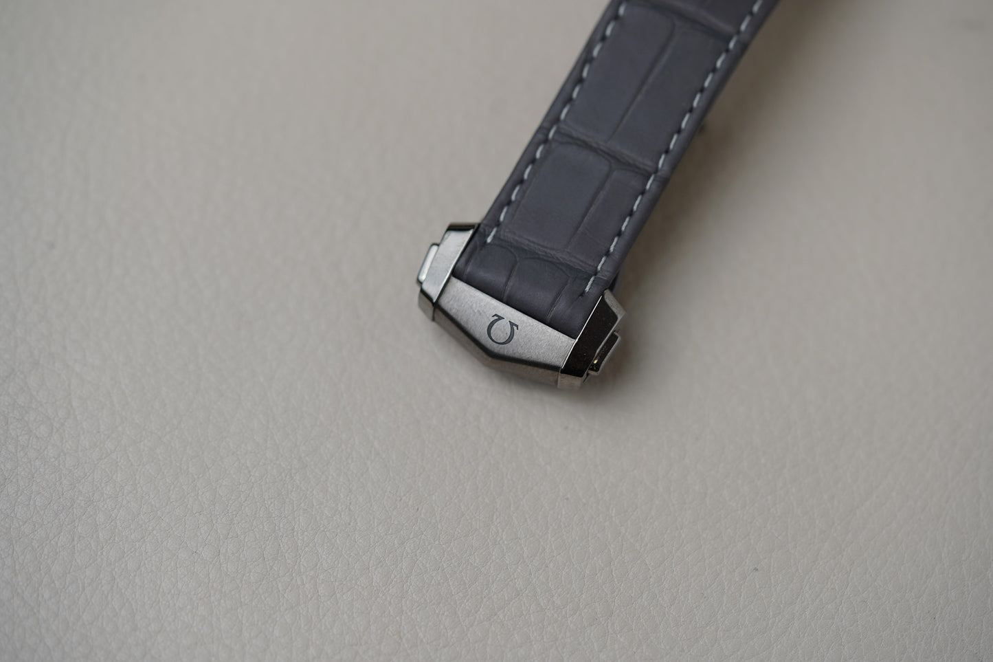 Omega Speedmaster Gray Side of the Moon Meteorite Dial 311.63.44.51.99.001