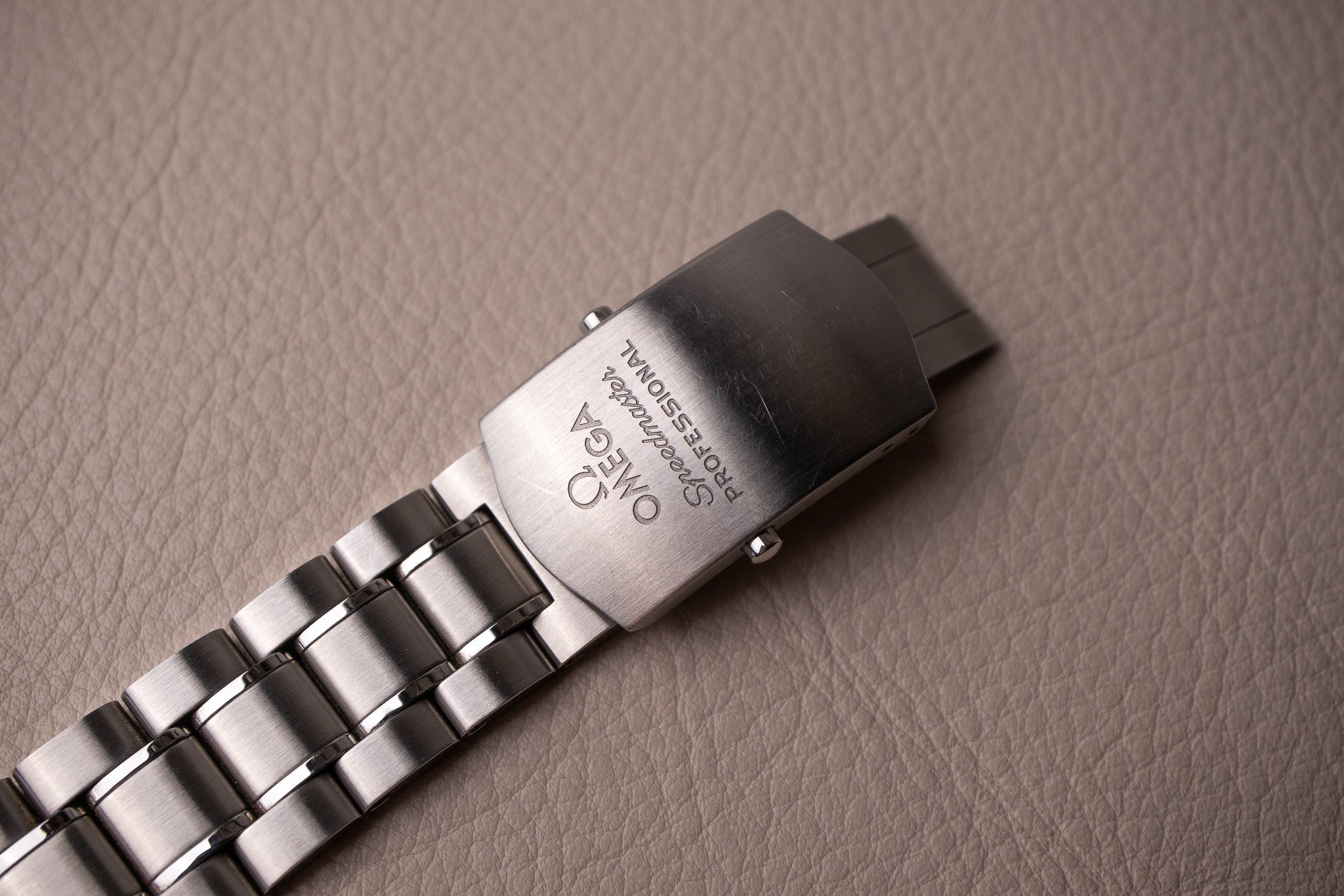 Omega Speedmaster Hesalite 311.30.42.30.01.005