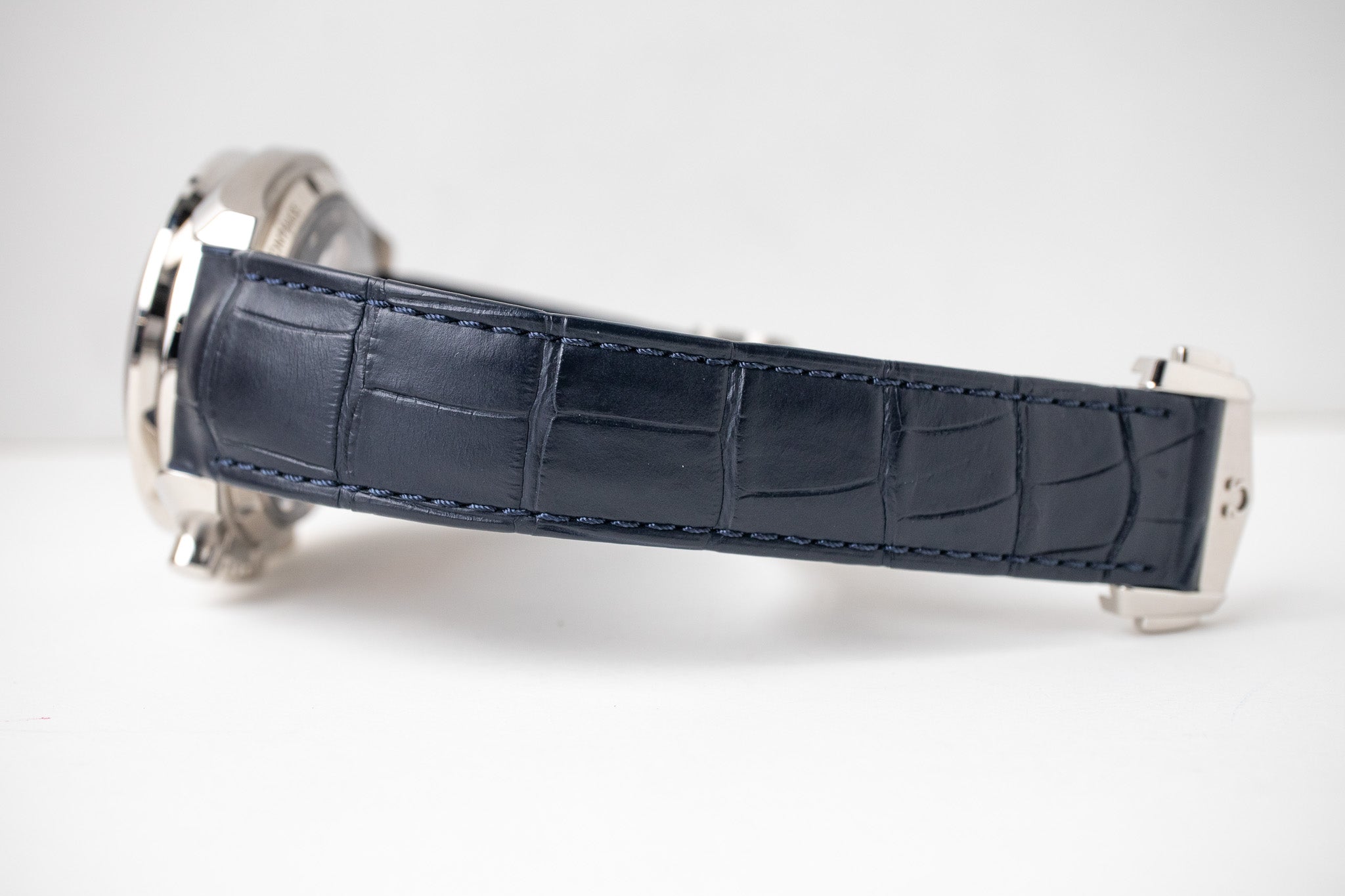 Omega Speedmaster Moonphase 304.93.44.52.99.004 Platinum Blue
