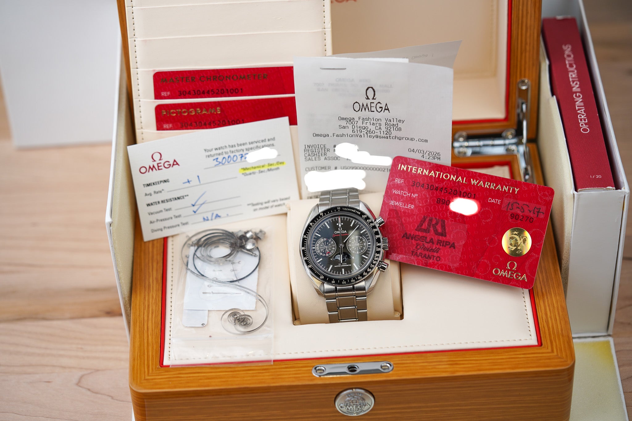 Omega Speedmaster Moonphase 44mm 304.30.44.52.01.001