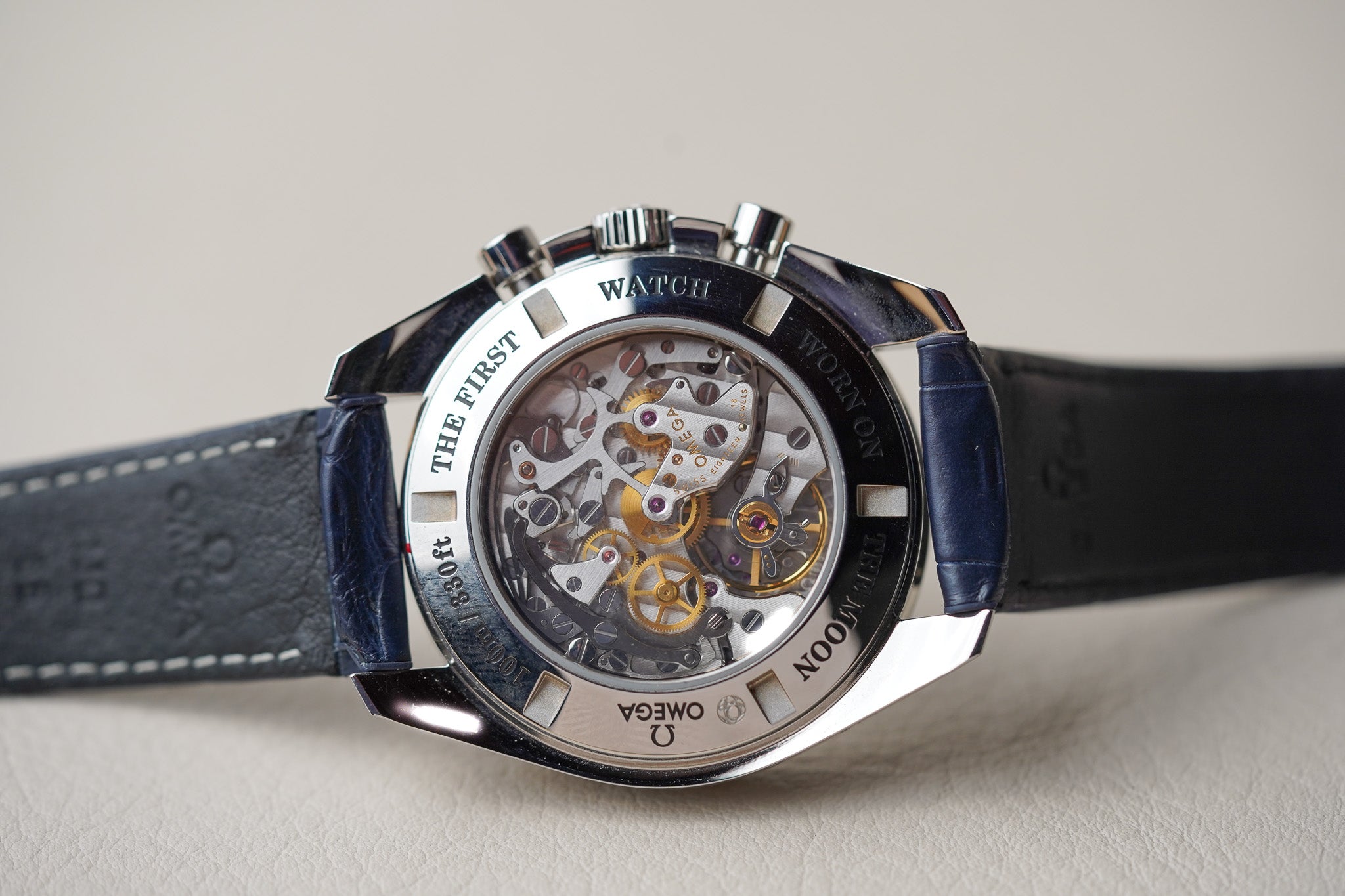 Omega Speedmaster Moonphase Aventurine 311.33.44.32.01.001