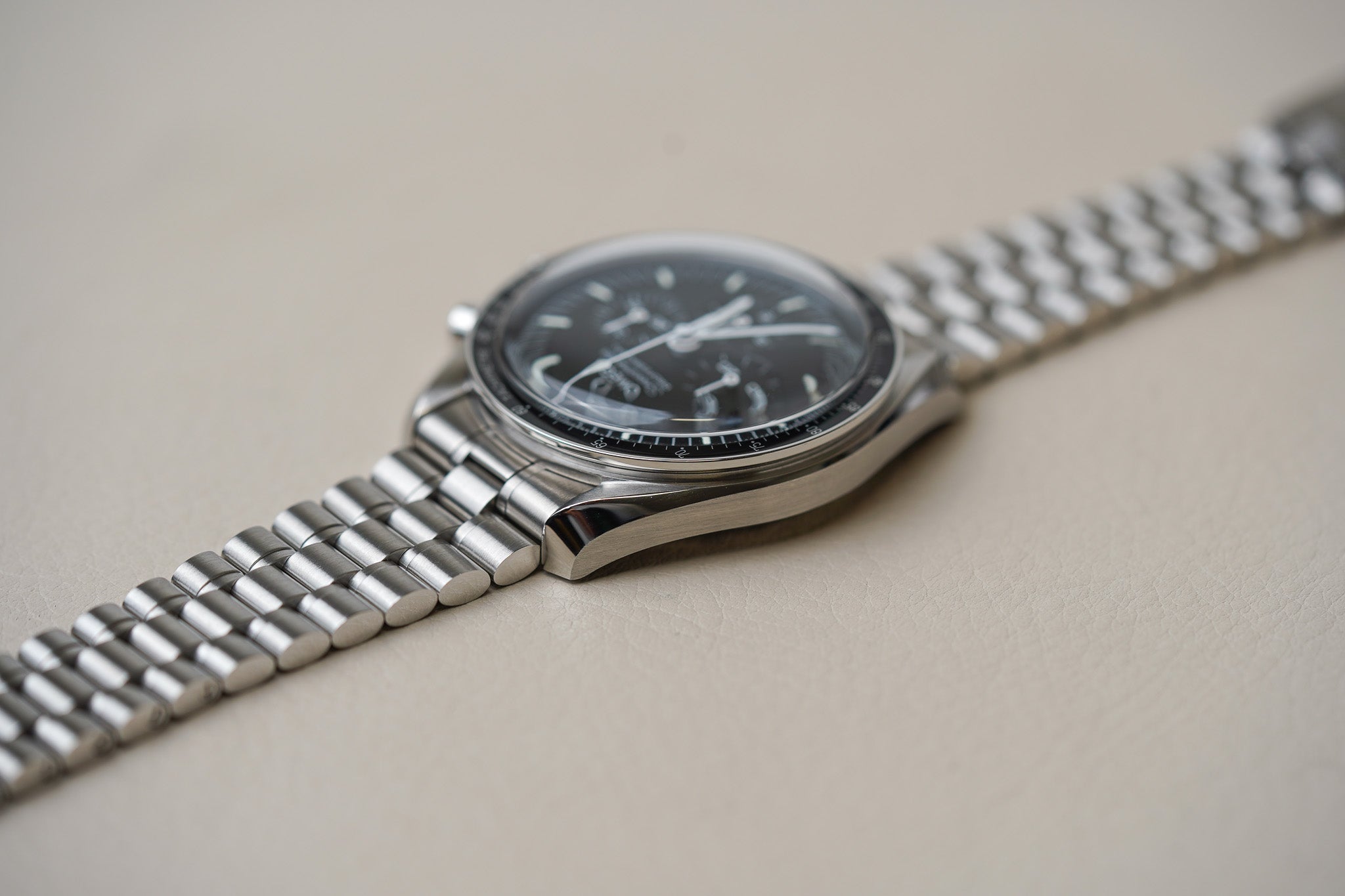 Omega Speedmaster Moonwatch 310.30.42.50.01.001 Hesalite