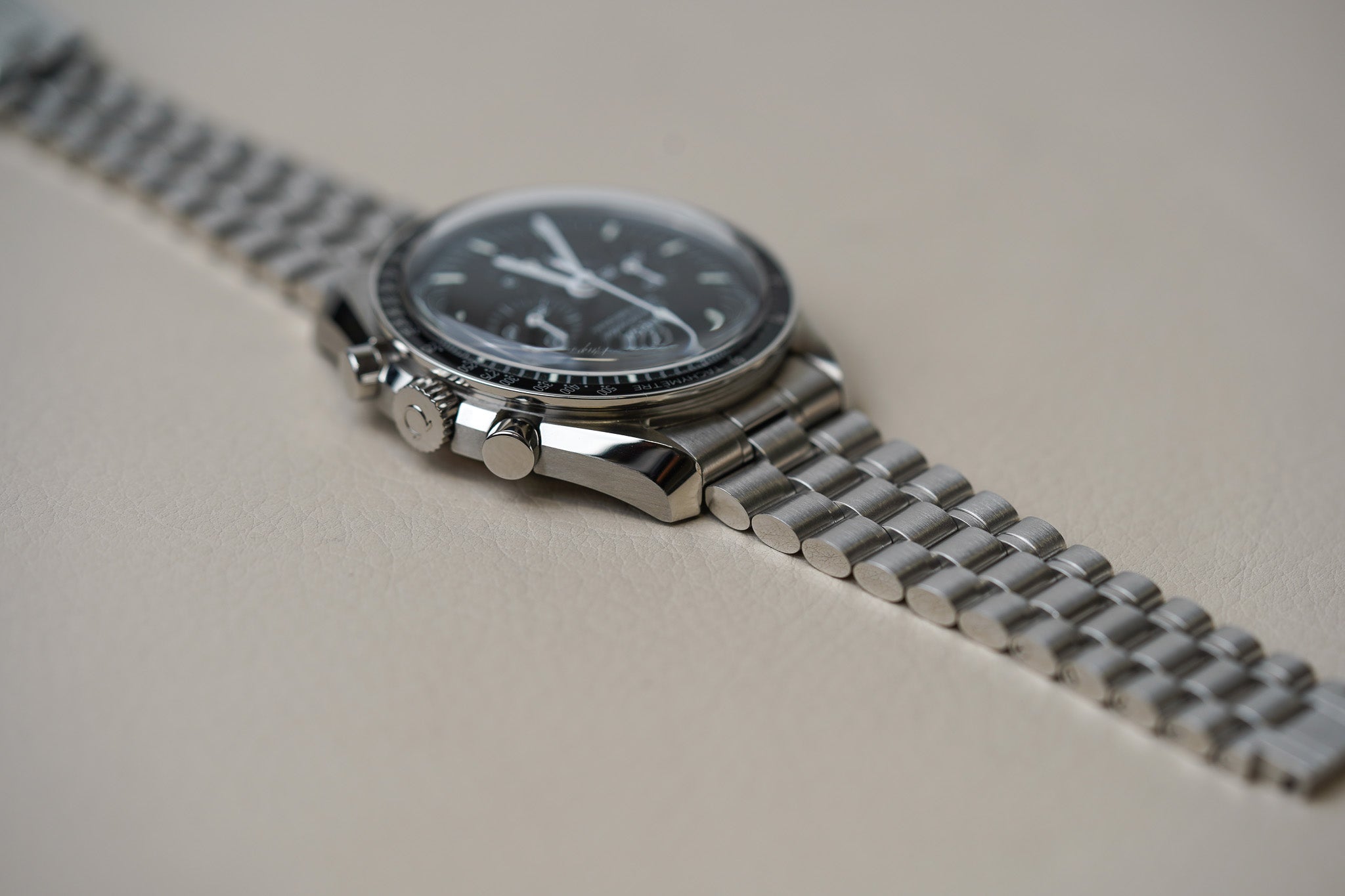 Omega Speedmaster Moonwatch 310.30.42.50.01.001 Hesalite