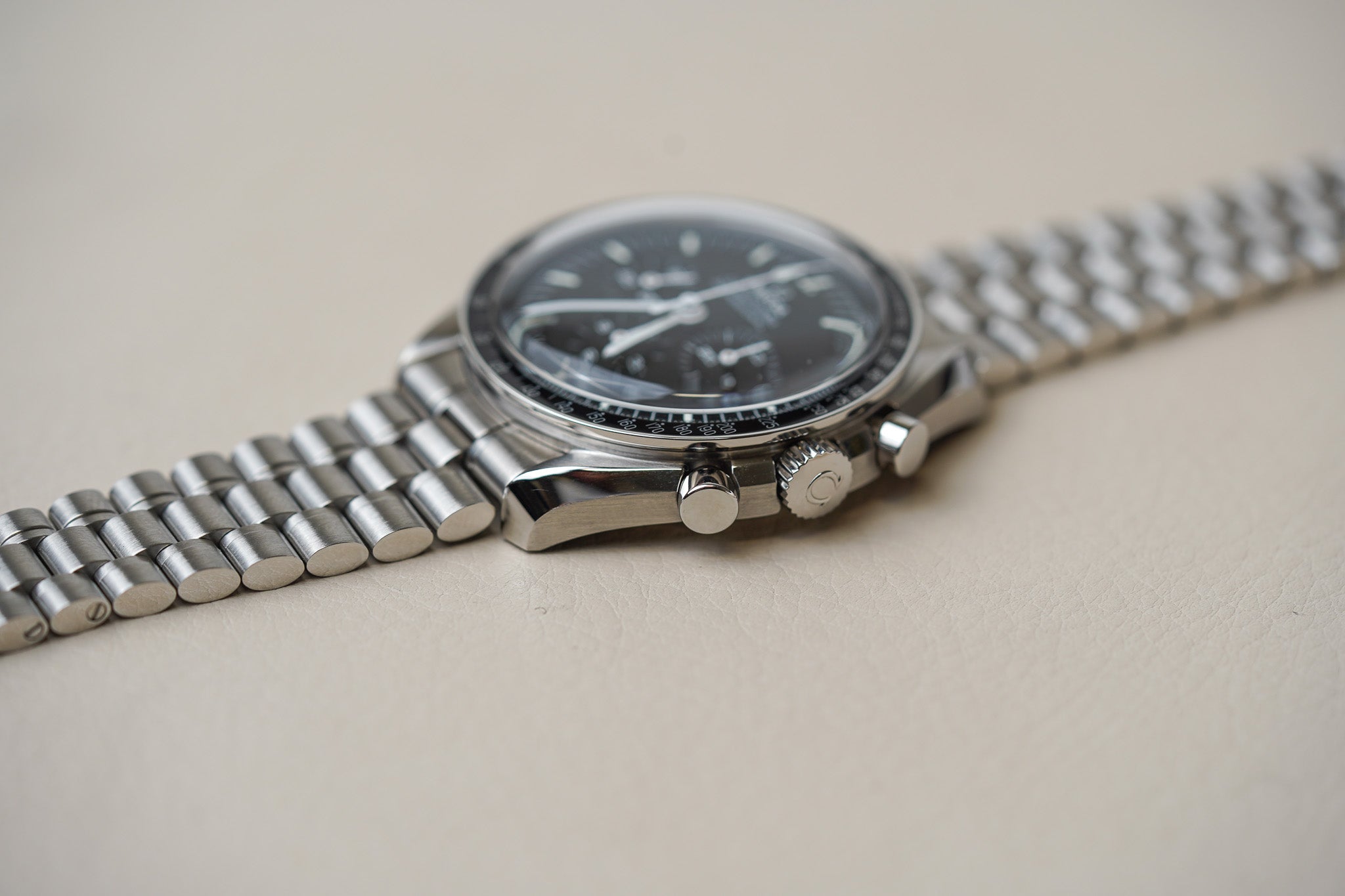 Omega Speedmaster Moonwatch 310.30.42.50.01.001 Hesalite