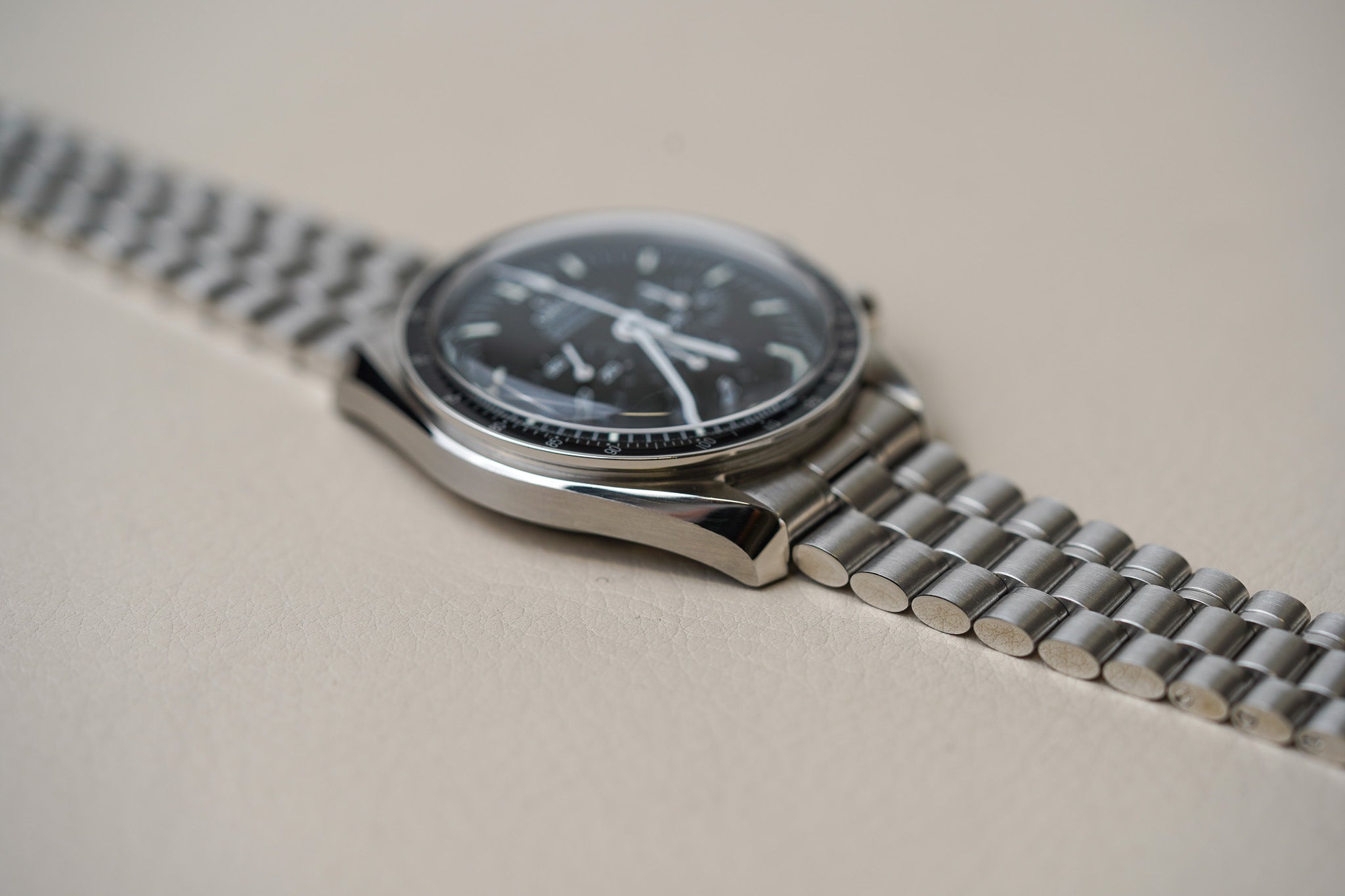 Omega Speedmaster Moonwatch 310.30.42.50.01.001 Hesalite