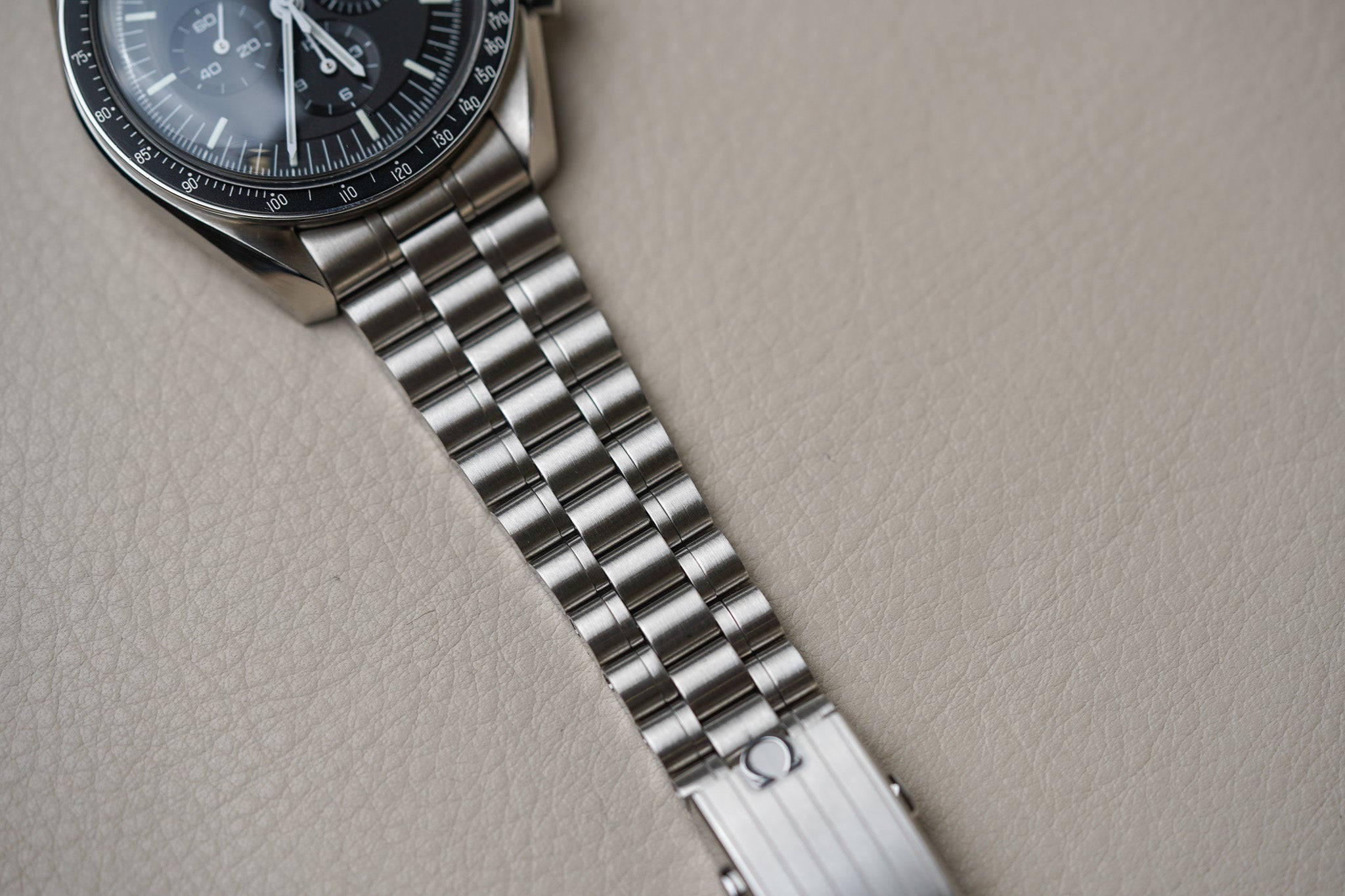 Omega Speedmaster Moonwatch 310.30.42.50.01.001 Hesalite