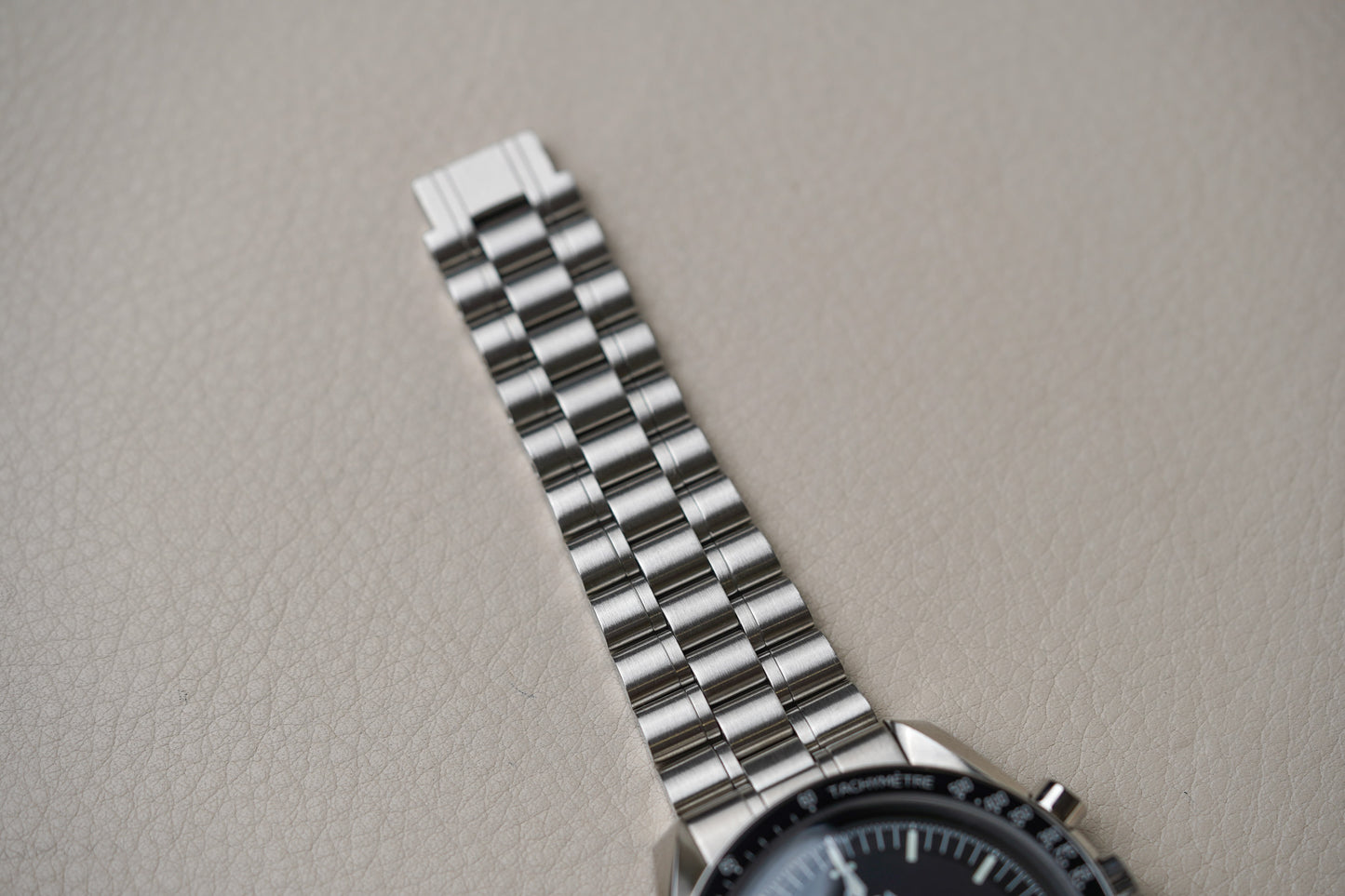 Omega Speedmaster Moonwatch 310.30.42.50.01.001 Hesalite