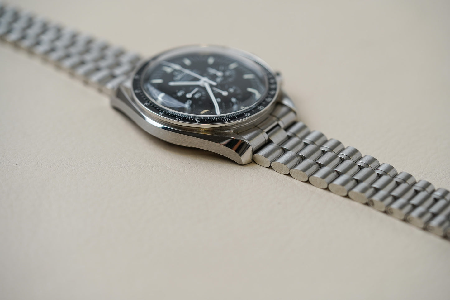 Omega Speedmaster Moonwatch 310.30.42.50.01.001 Hesalite
