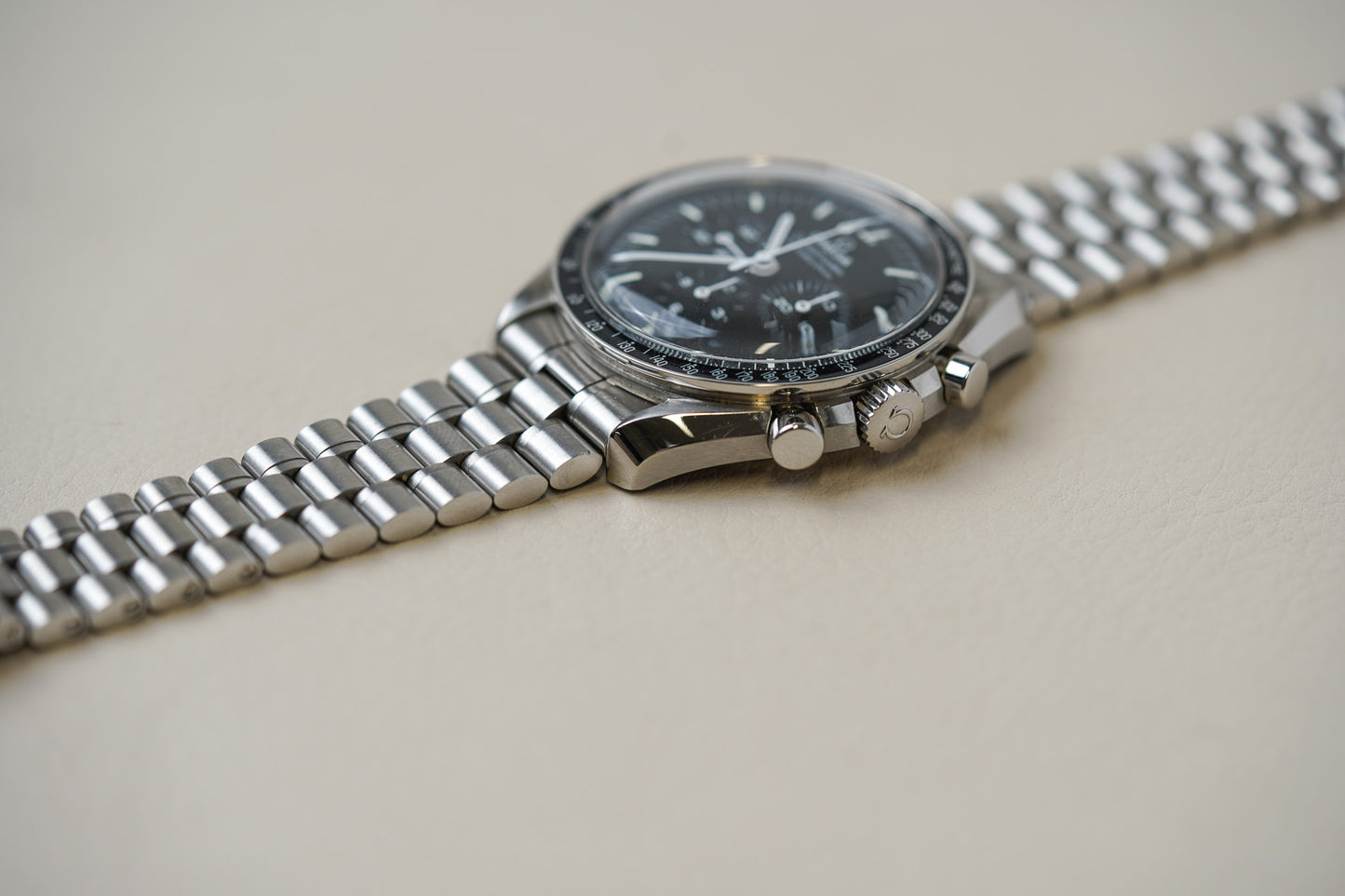 Omega Speedmaster Moonwatch 310.30.42.50.01.001 Hesalite