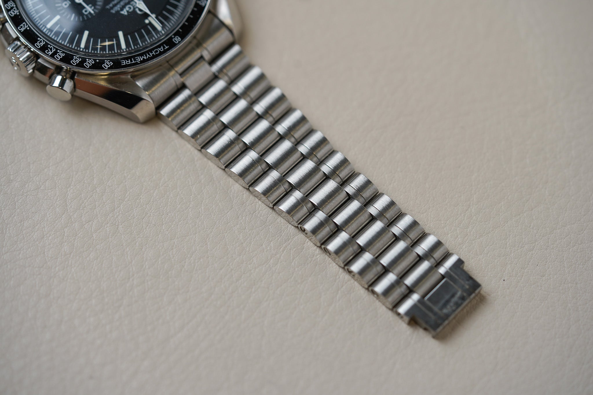 Omega Speedmaster Moonwatch 310.30.42.50.01.001 Hesalite
