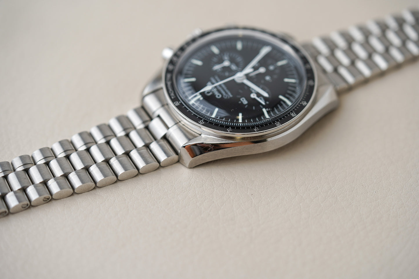 Omega Speedmaster Moonwatch 310.30.42.50.01.001 Hesalite