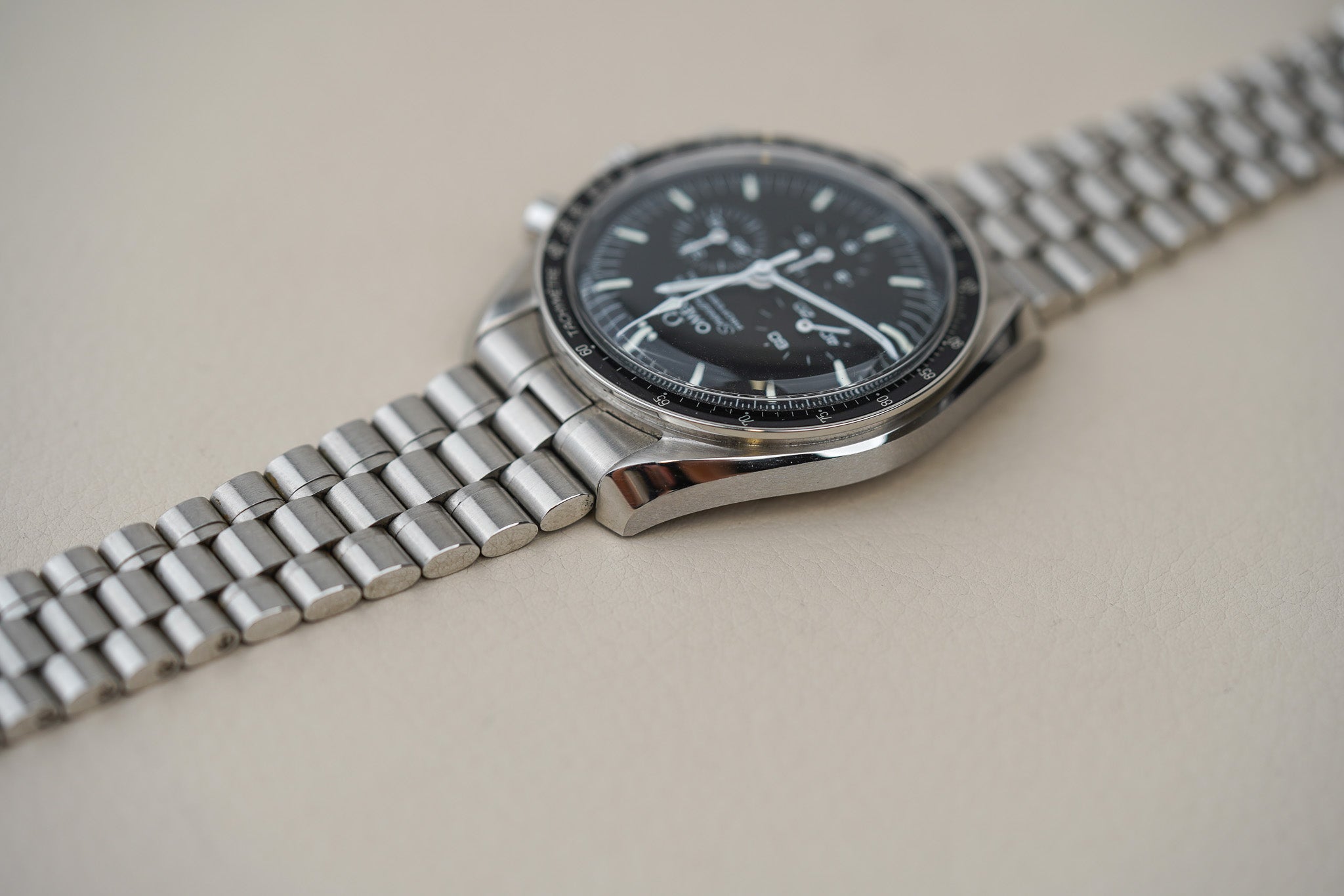 Omega Speedmaster Moonwatch 310.30.42.50.01.001 Hesalite