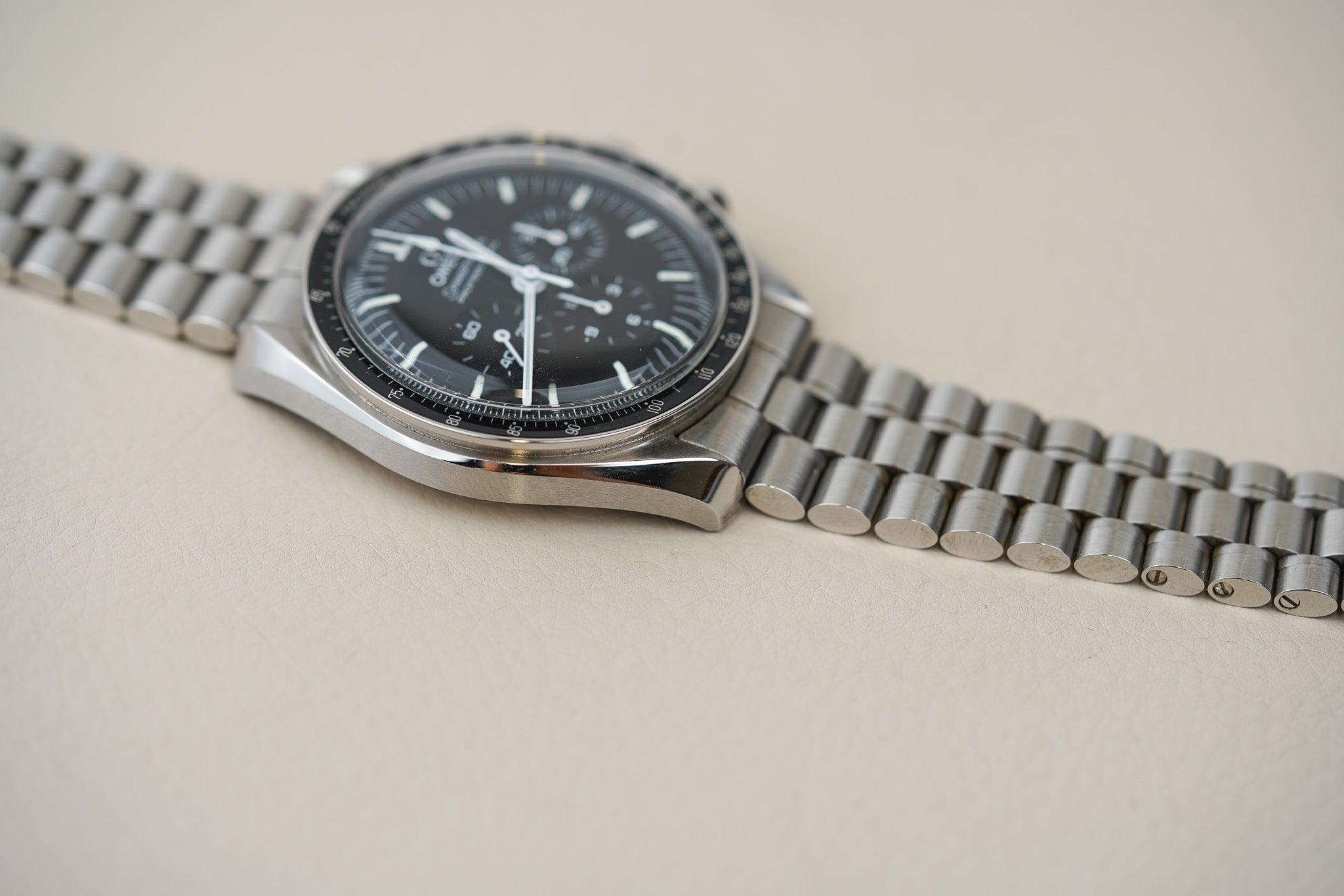 Omega Speedmaster Moonwatch 310.30.42.50.01.001 Hesalite