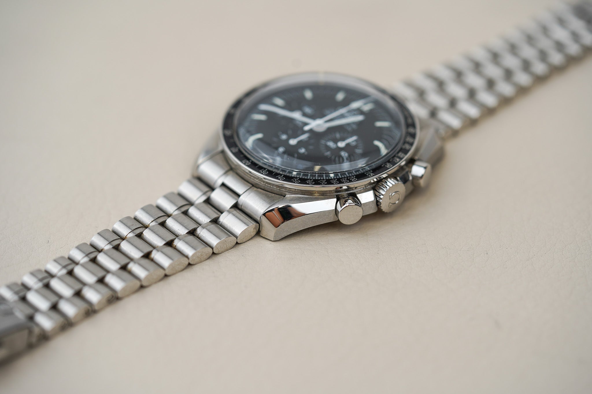 Omega Speedmaster Moonwatch 310.30.42.50.01.001 Hesalite