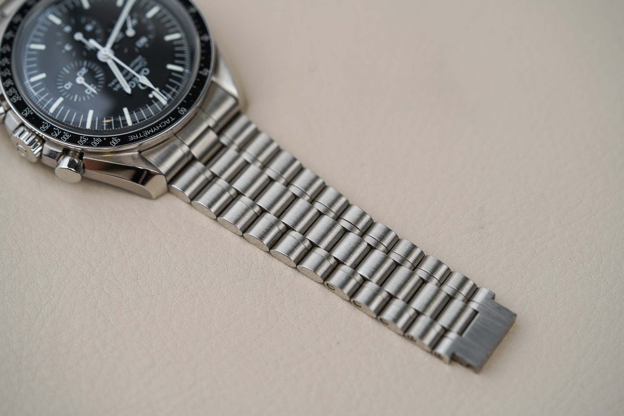 Omega Speedmaster Moonwatch 310.30.42.50.01.001 Hesalite