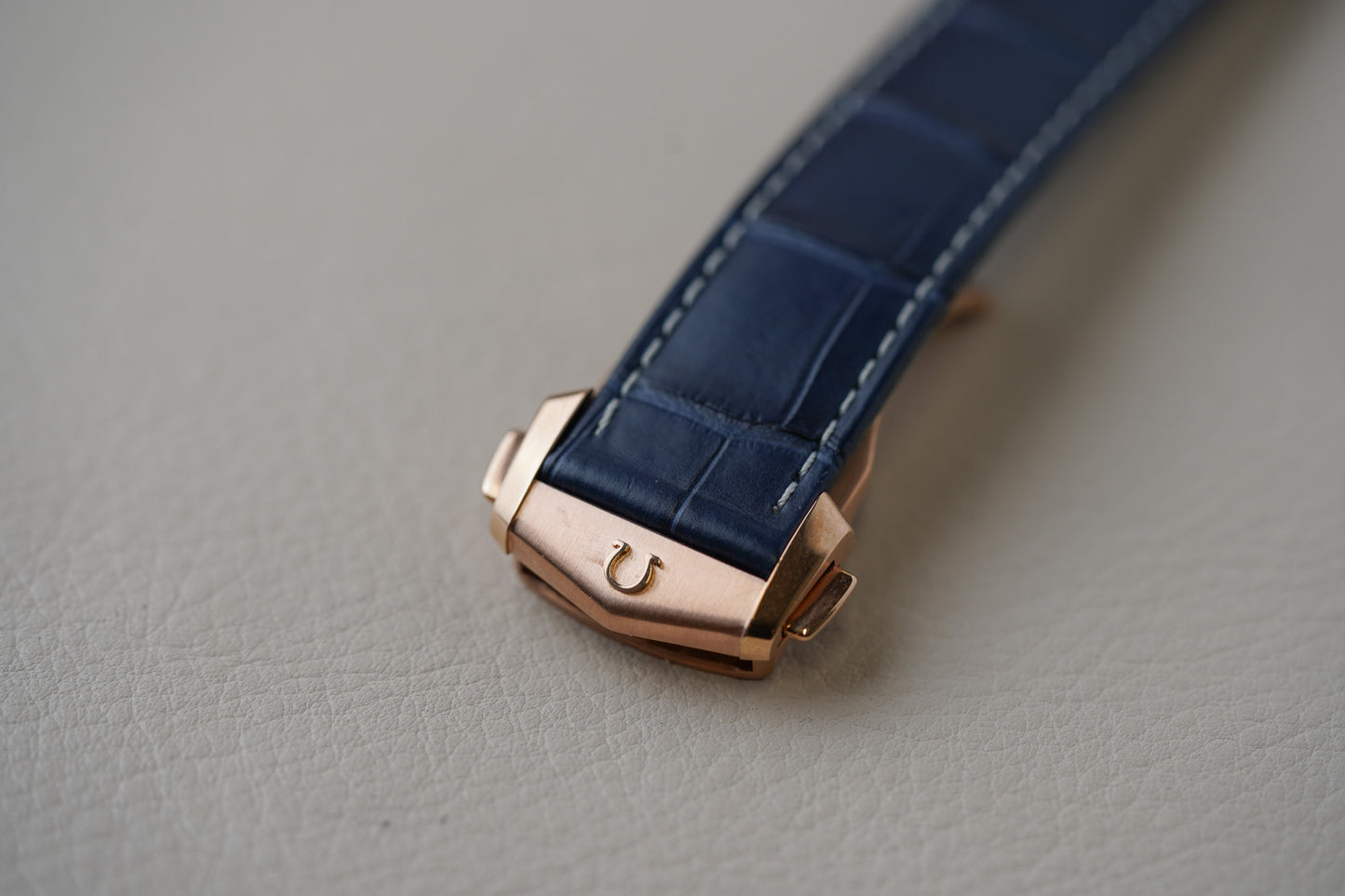 Omega Speedmaster Racing Sedna Gold 329.53.44.51.03.001