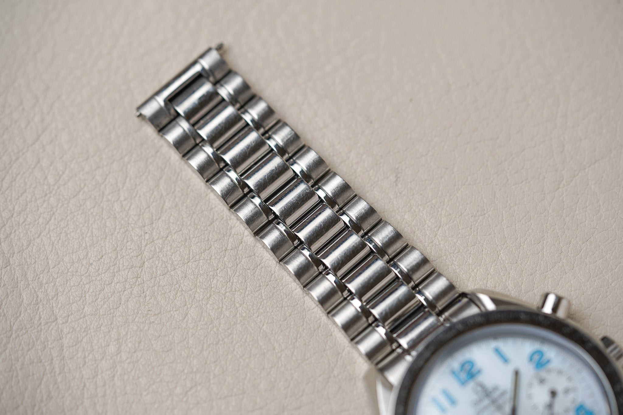 Omega Speedmaster Reduced Mother of Pearl Dial 3502.71