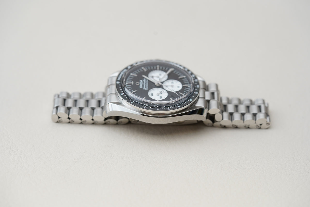 Omega Speedmaster Reverse Panda 310.30.42.50.01.004