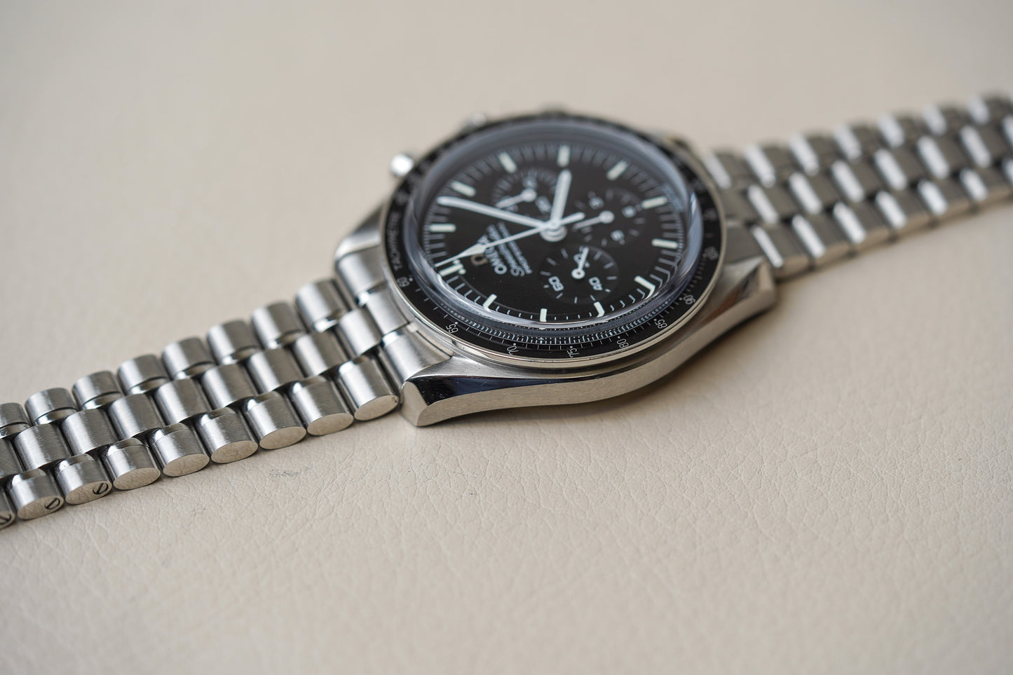 Omega Speedmaster Sapphire Sandwich 310.30.42.50.01.002 Moonwatch