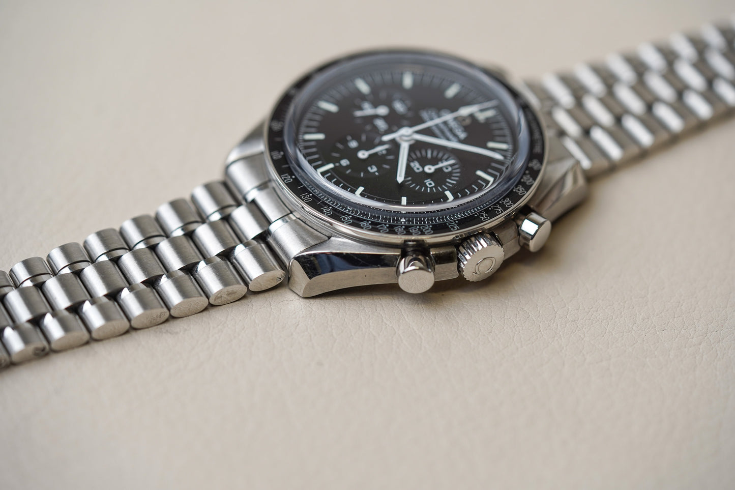 Omega Speedmaster Sapphire Sandwich 310.30.42.50.01.002 Moonwatch