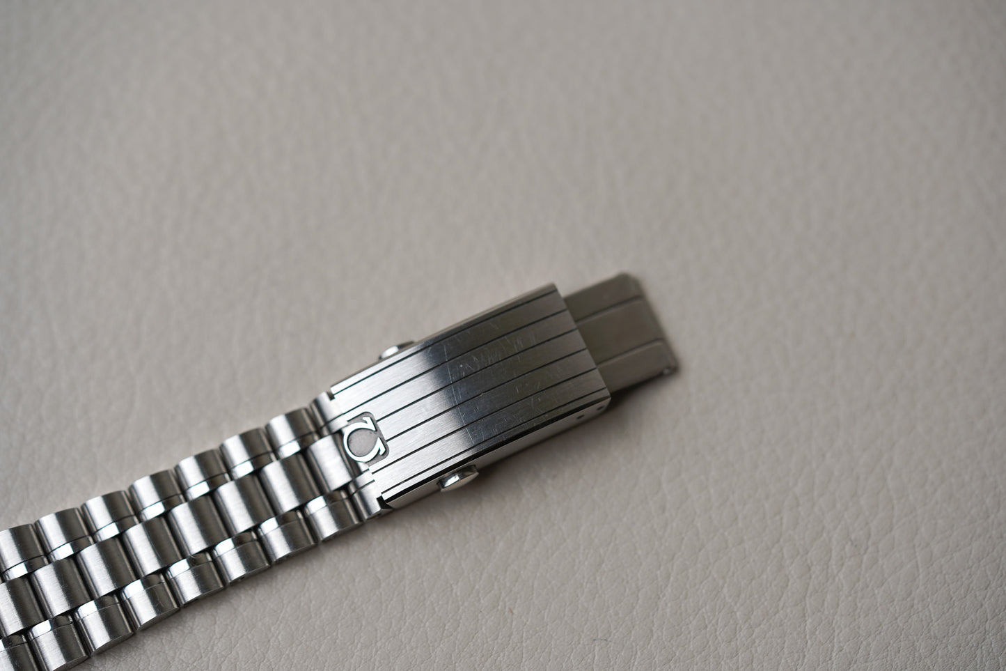 Omega Speedmaster Sapphire Sandwich 310.30.42.50.01.002 Moonwatch