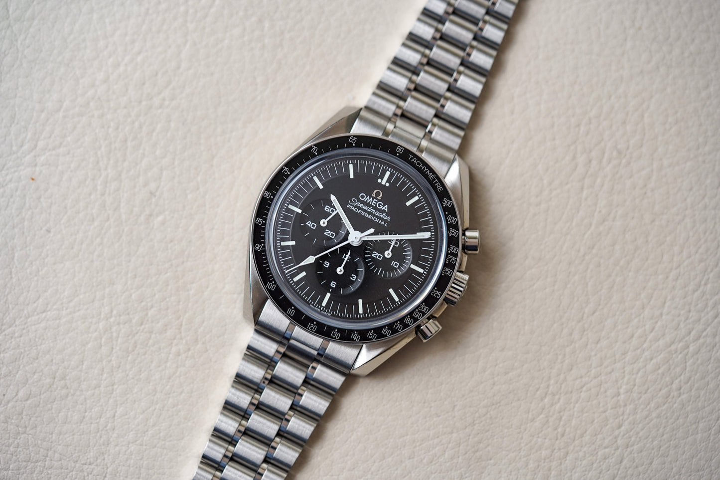 Omega Speedmaster Sapphire Sandwich 310.30.42.50.01.002 Moonwatch