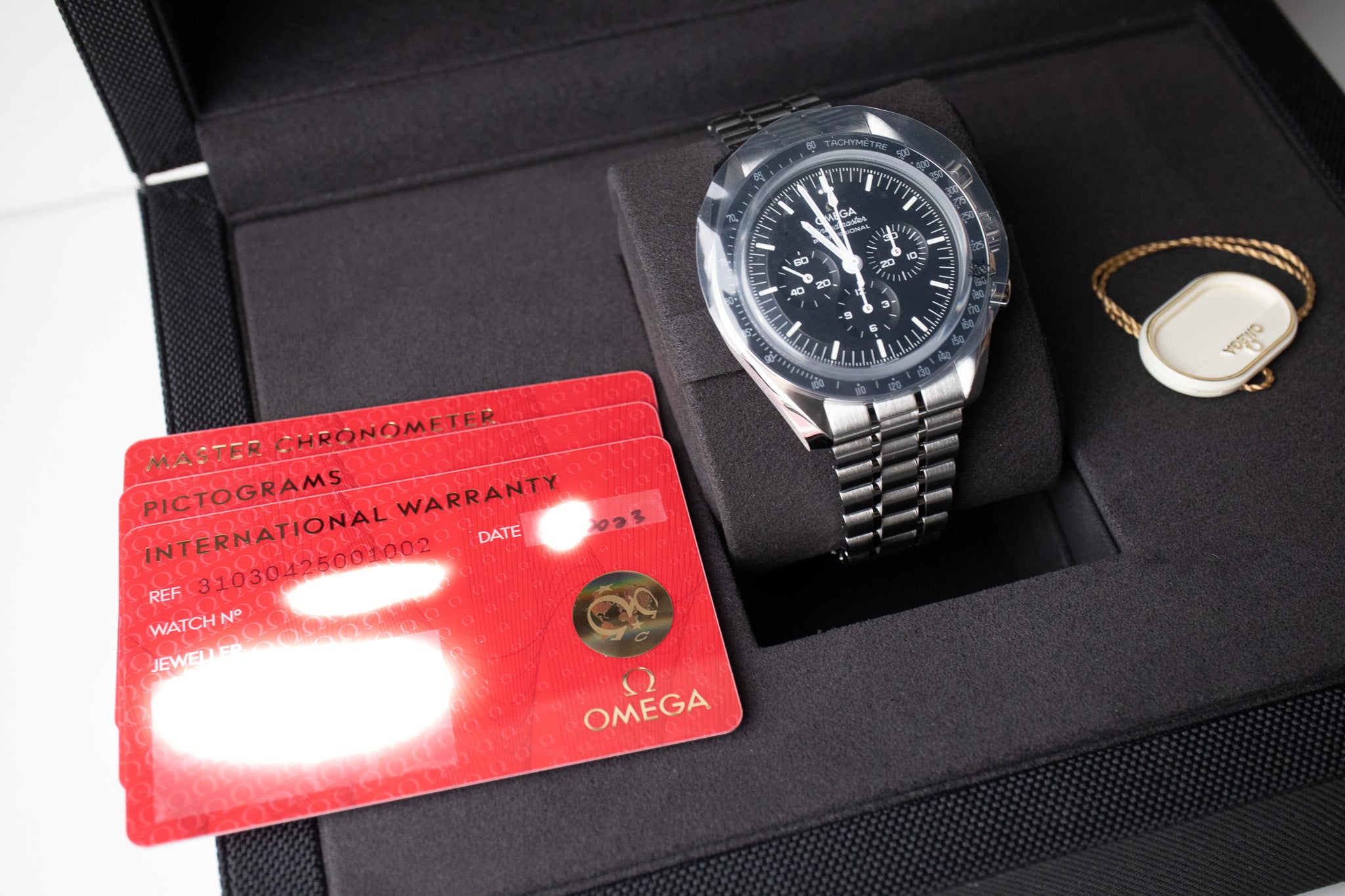 Omega Speedmaster Sapphire Sandwich 310.30.42.50.01.002