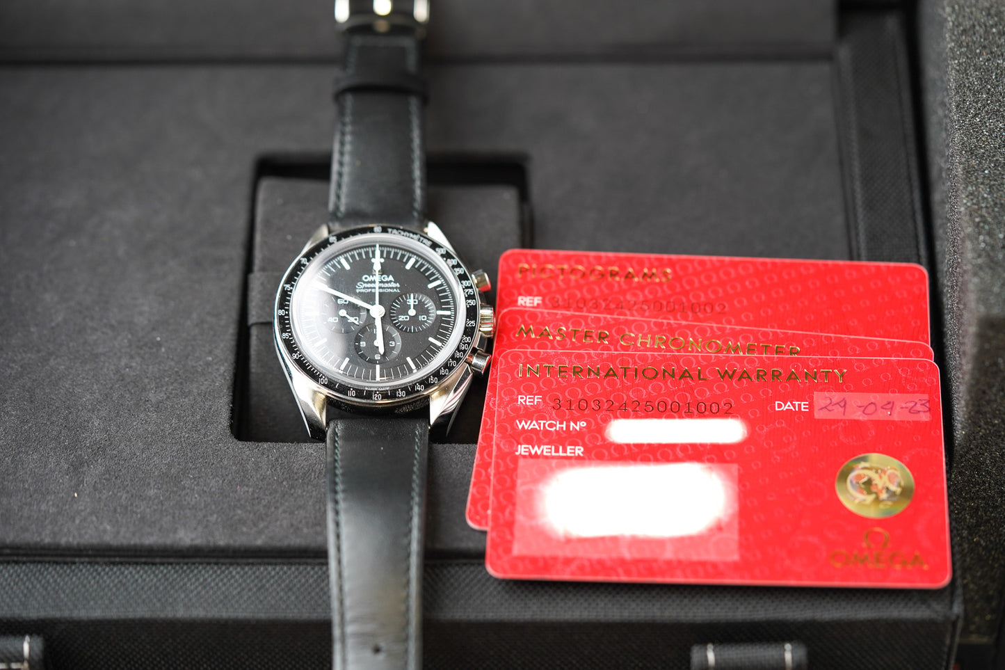 Omega Speedmaster Sapphire Sandwich 310.32.42.50.01.002