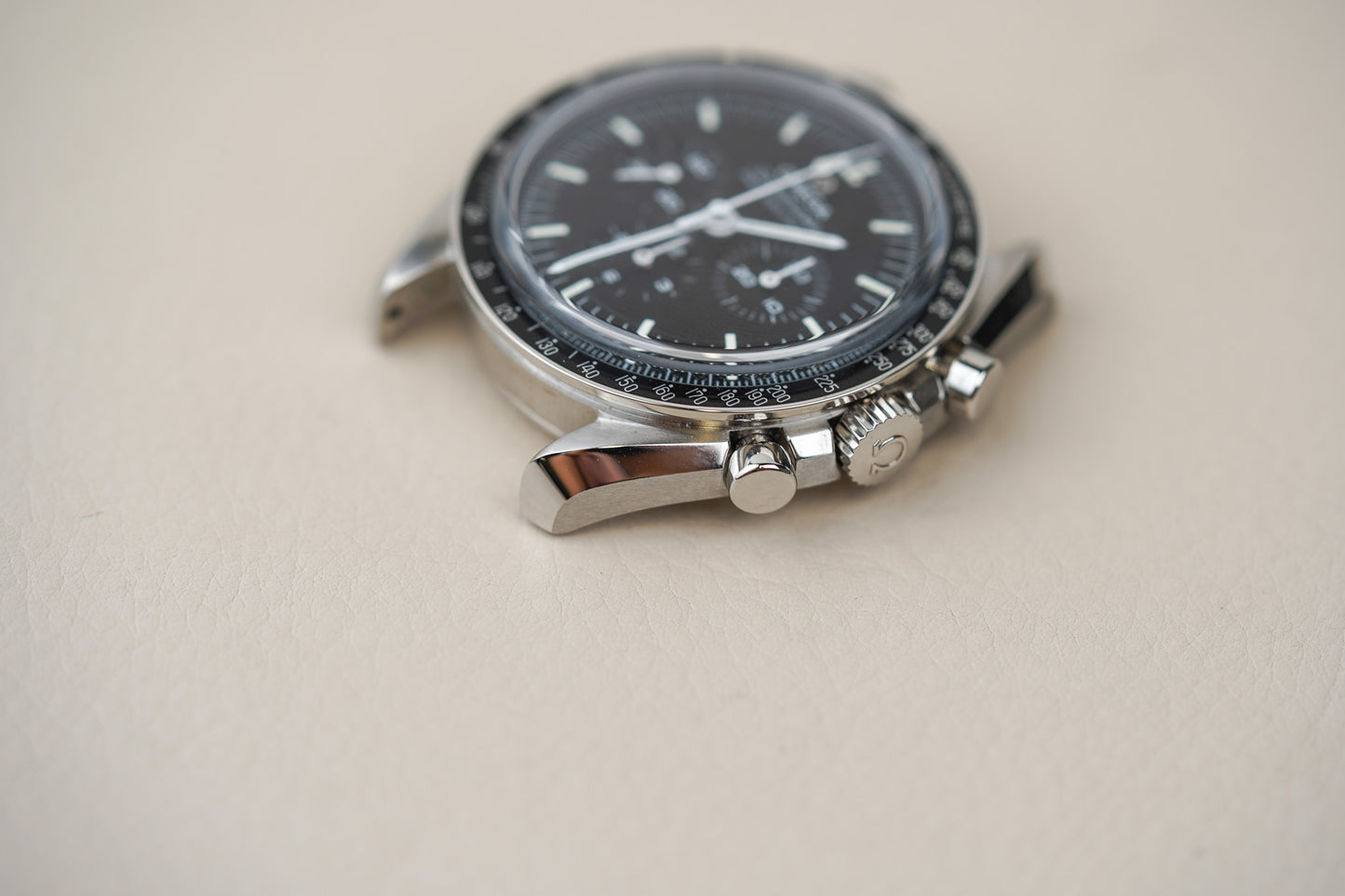 Omega Speedmaster Sapphire Sandwich 310.32.42.50.01.002 Leather