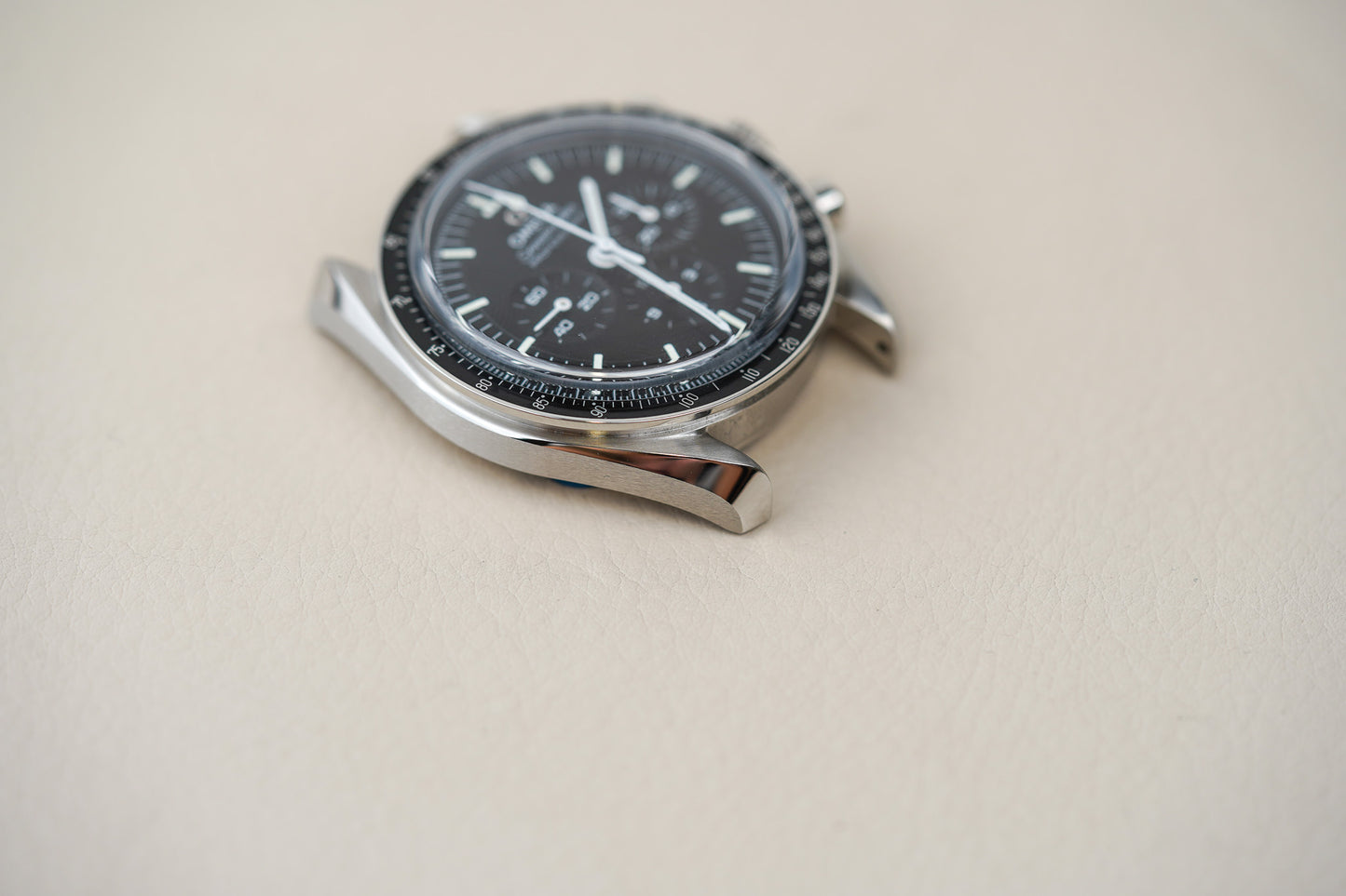 Omega Speedmaster Sapphire Sandwich 310.32.42.50.01.002 Leather