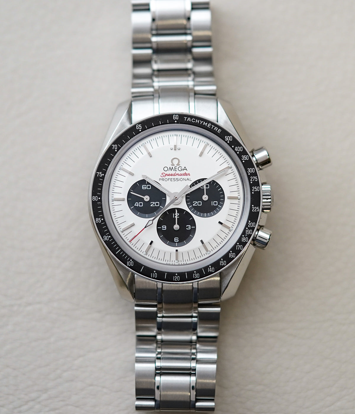 Omega Speedmaster Tokyo 2020 Panda 522.30.42.30.04.001